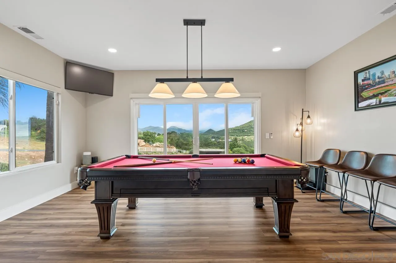 https://cdn.realtyfeed.com/cdn/127/260007989/da83e1614ca9fd9cac671bc17a663793.webp