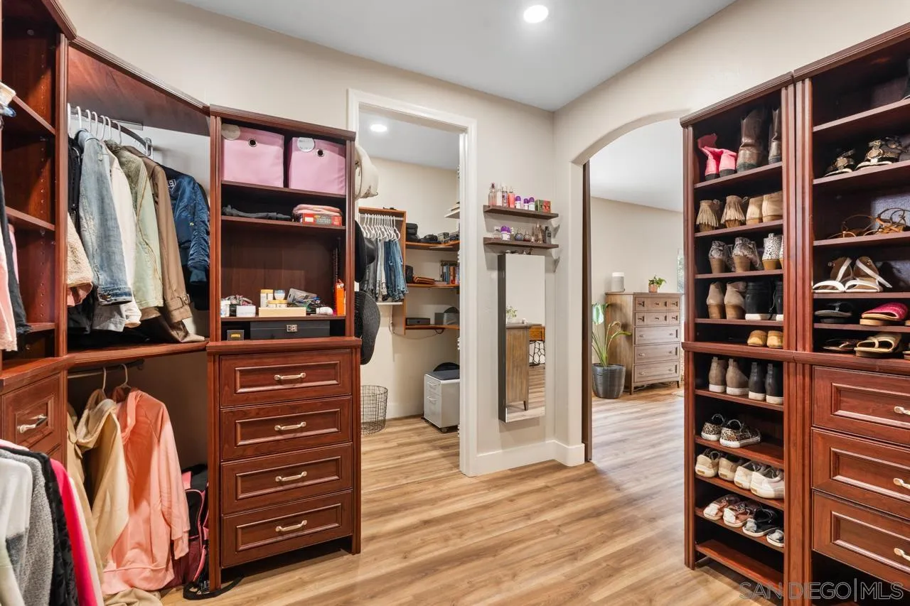 https://cdn.realtyfeed.com/cdn/127/260007989/fc43d78a045e546f9ffbb8f6fb595a84.webp