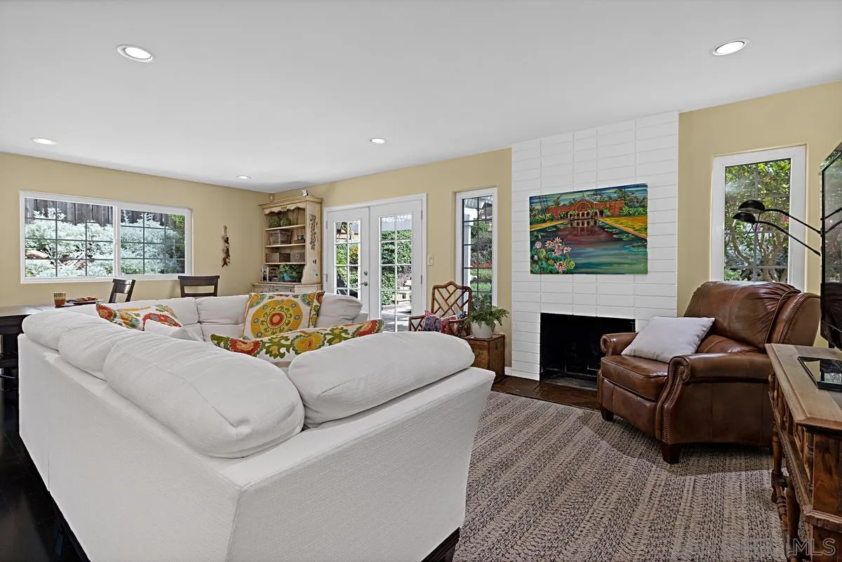 https://cdn.realtyfeed.com/cdn/127/260007990/1ebe0908974bb32227b6cee3a6ec6e0c.webp