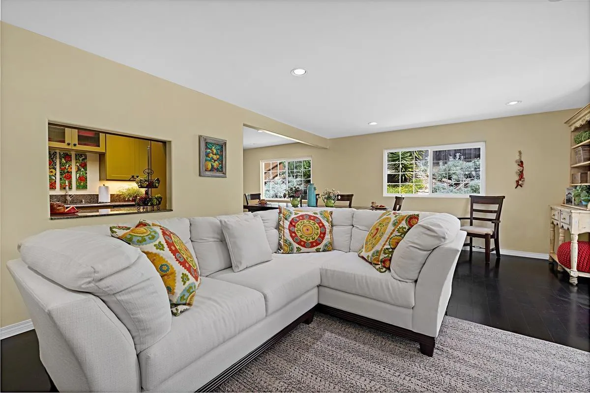 https://cdn.realtyfeed.com/cdn/127/260007990/c7ab9c40c568a7e979aca5b7e7a57895.webp