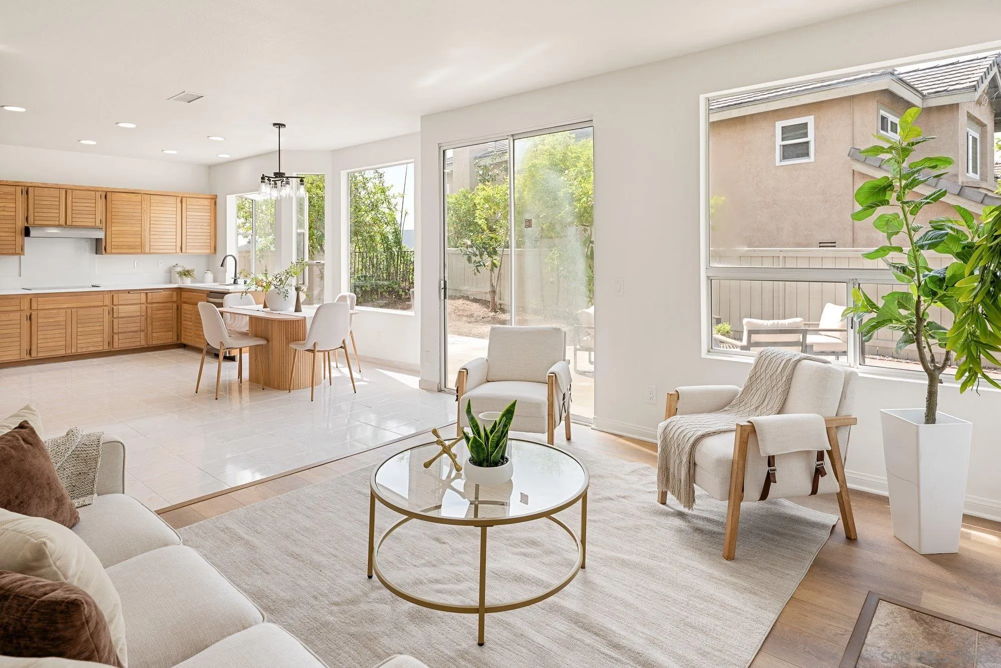 https://cdn.realtyfeed.com/cdn/127/260007992/7a61ff3c44663bbb3a281a64731e214b.webp