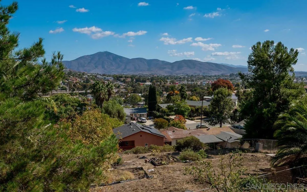 https://cdn.realtyfeed.com/cdn/127/260007995/31f29e8025716ae30f7ed98bd1bb1a30.webp
