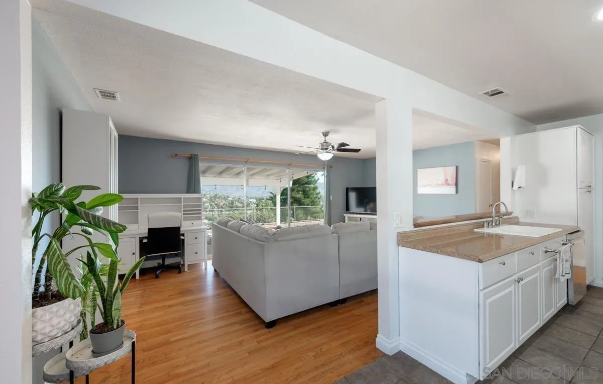 https://cdn.realtyfeed.com/cdn/127/260007995/9ef0364b95ec15da060f6ad78436c285.webp