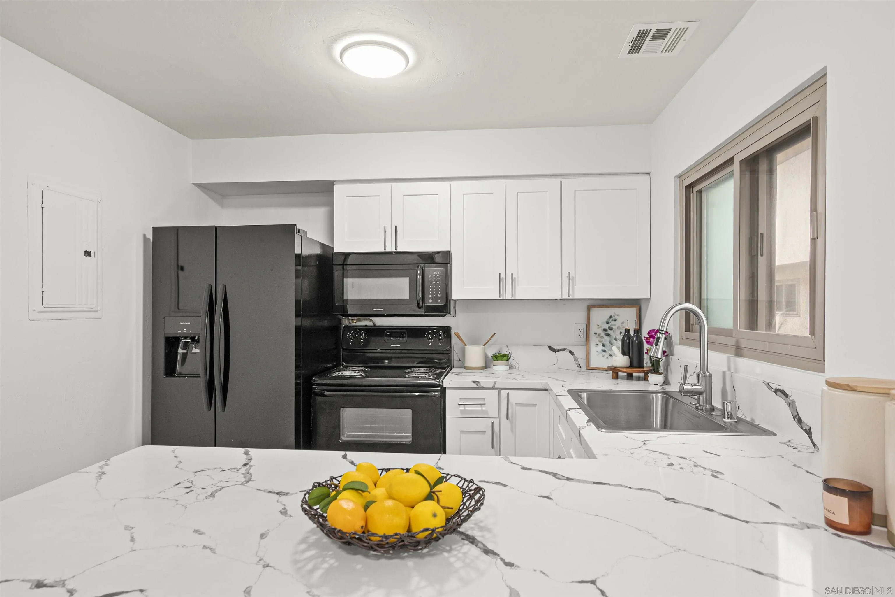 Photo #24: 2600080 Listing: Photo #24