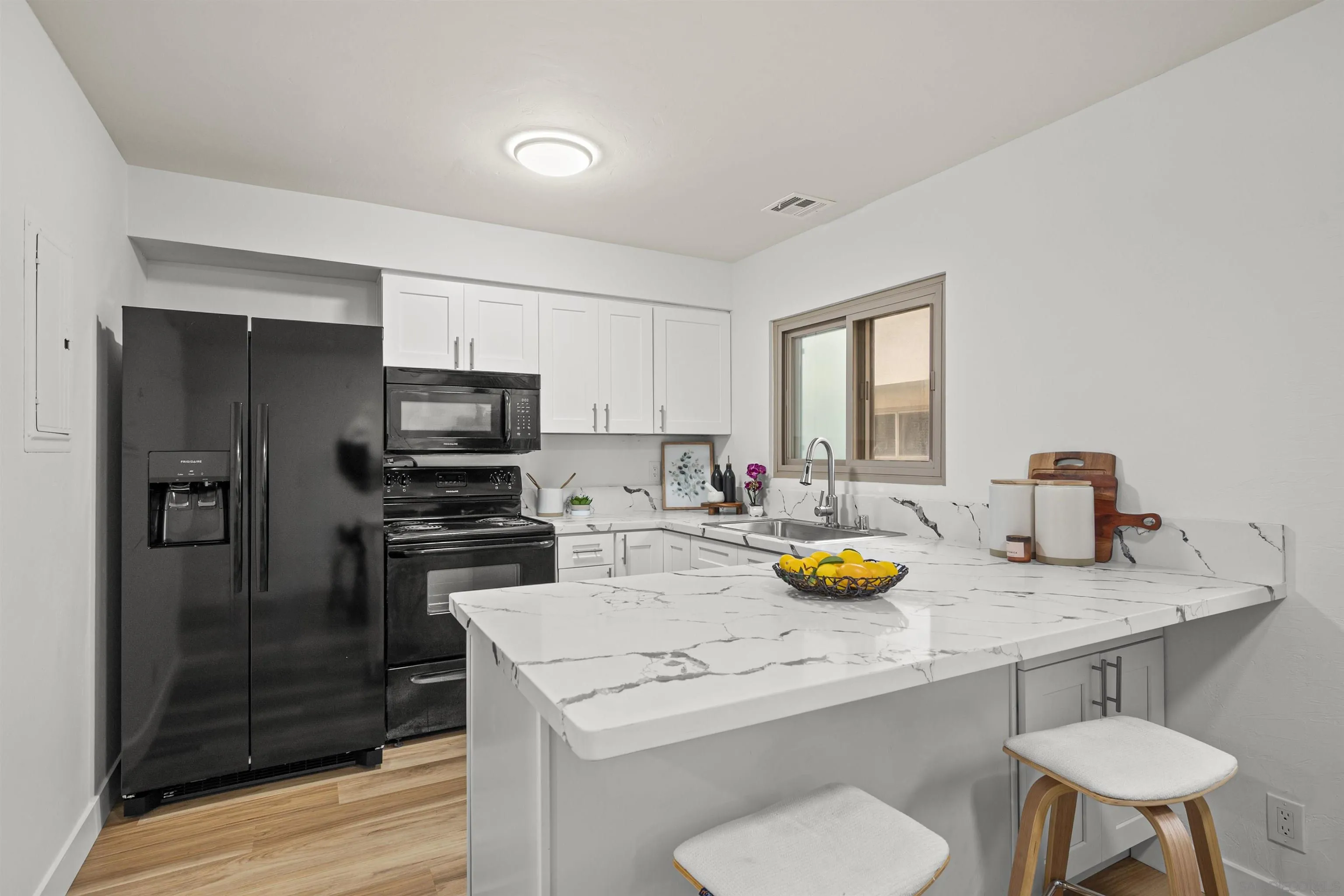 Photo #23: 2600080 Listing: Photo #23