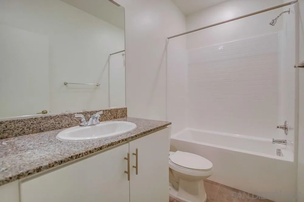 Photo #15: 260008001 Listing: Photo #15