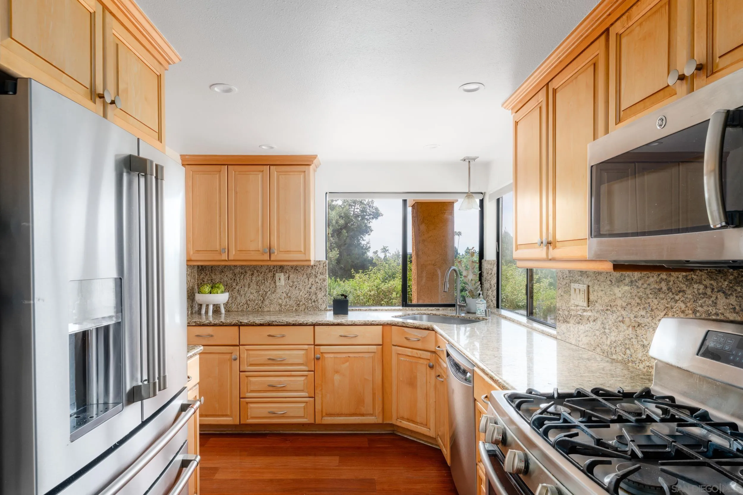 Photo #14: 260008002 Listing: Photo #14