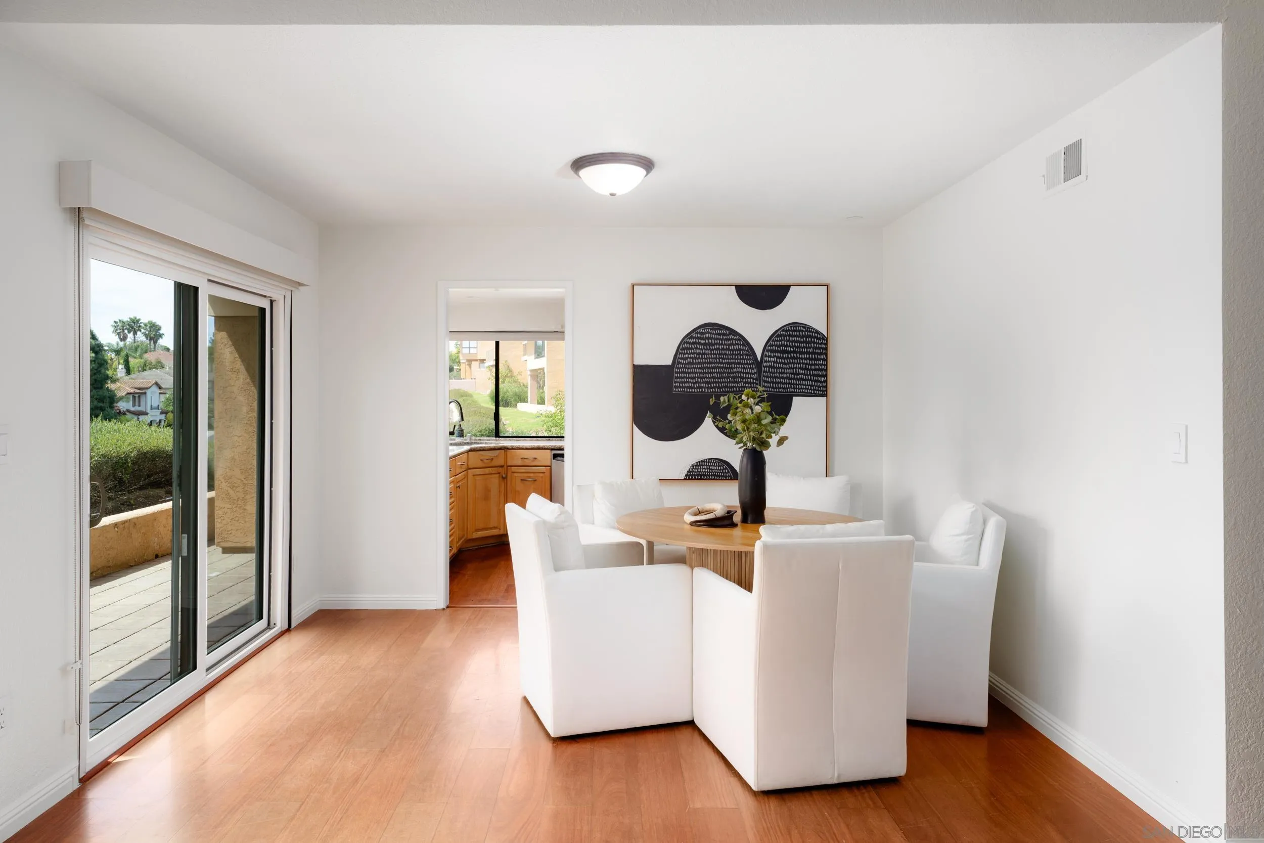 Photo #12: 260008002 Listing: Photo #12