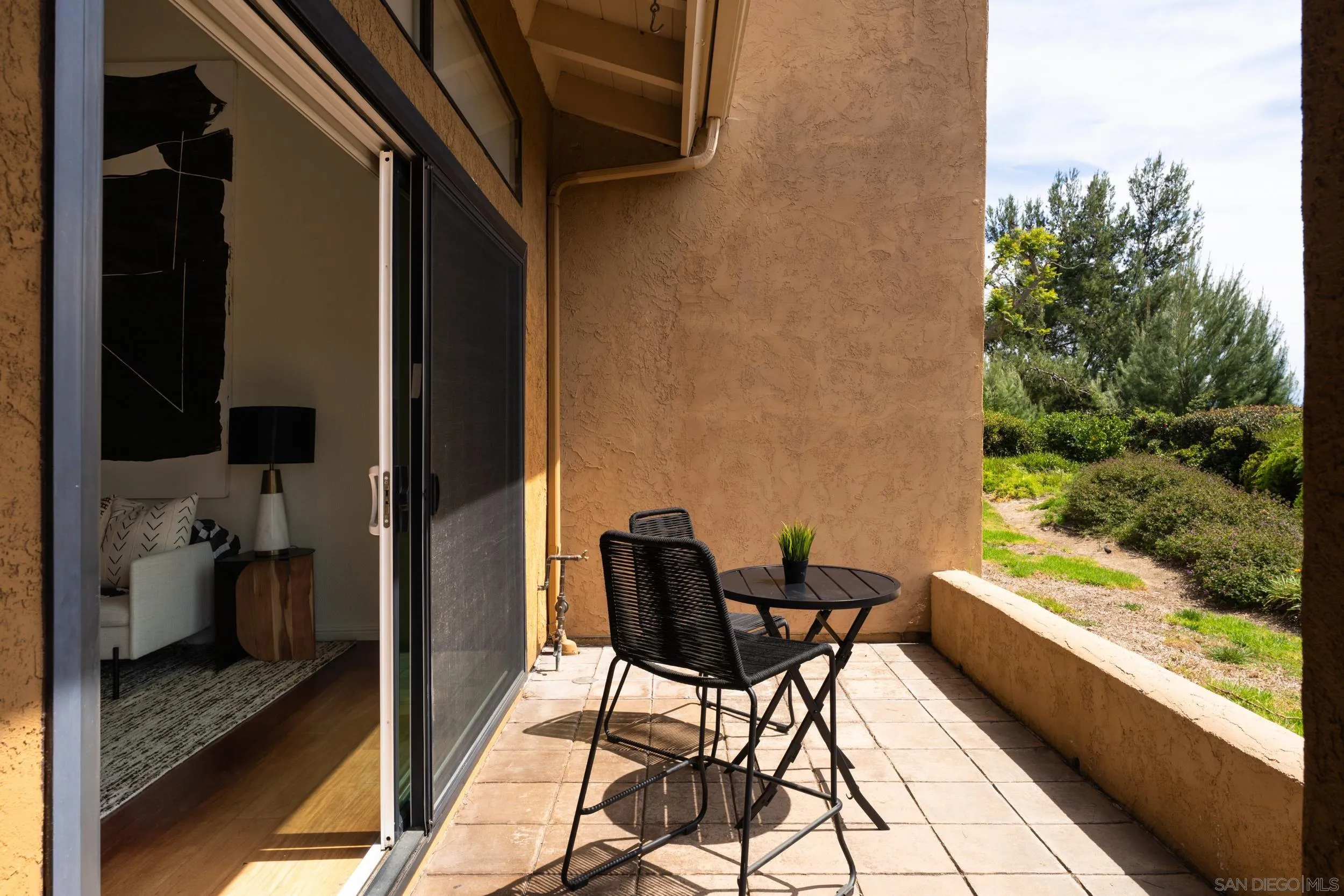 Photo #8: 260008002 Listing: Photo #8