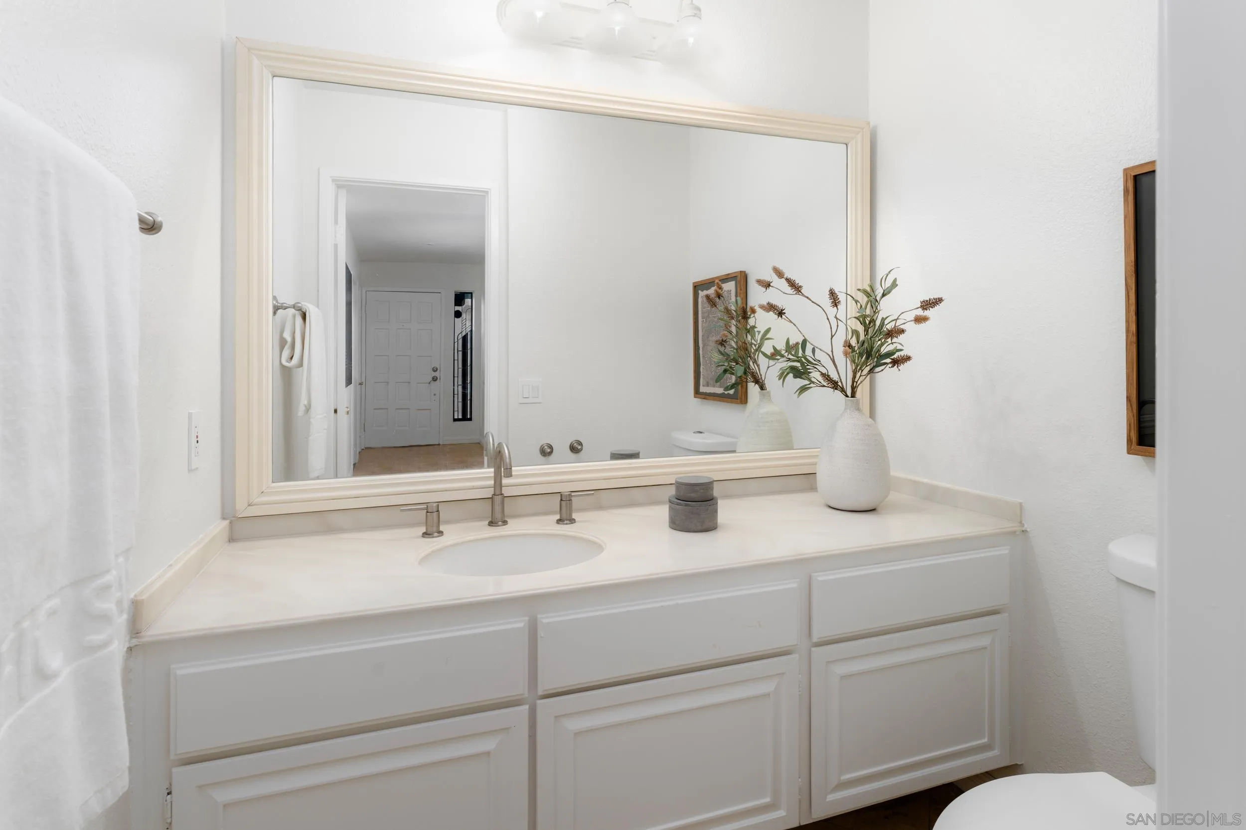 Photo #21: 260008002 Listing: Photo #21