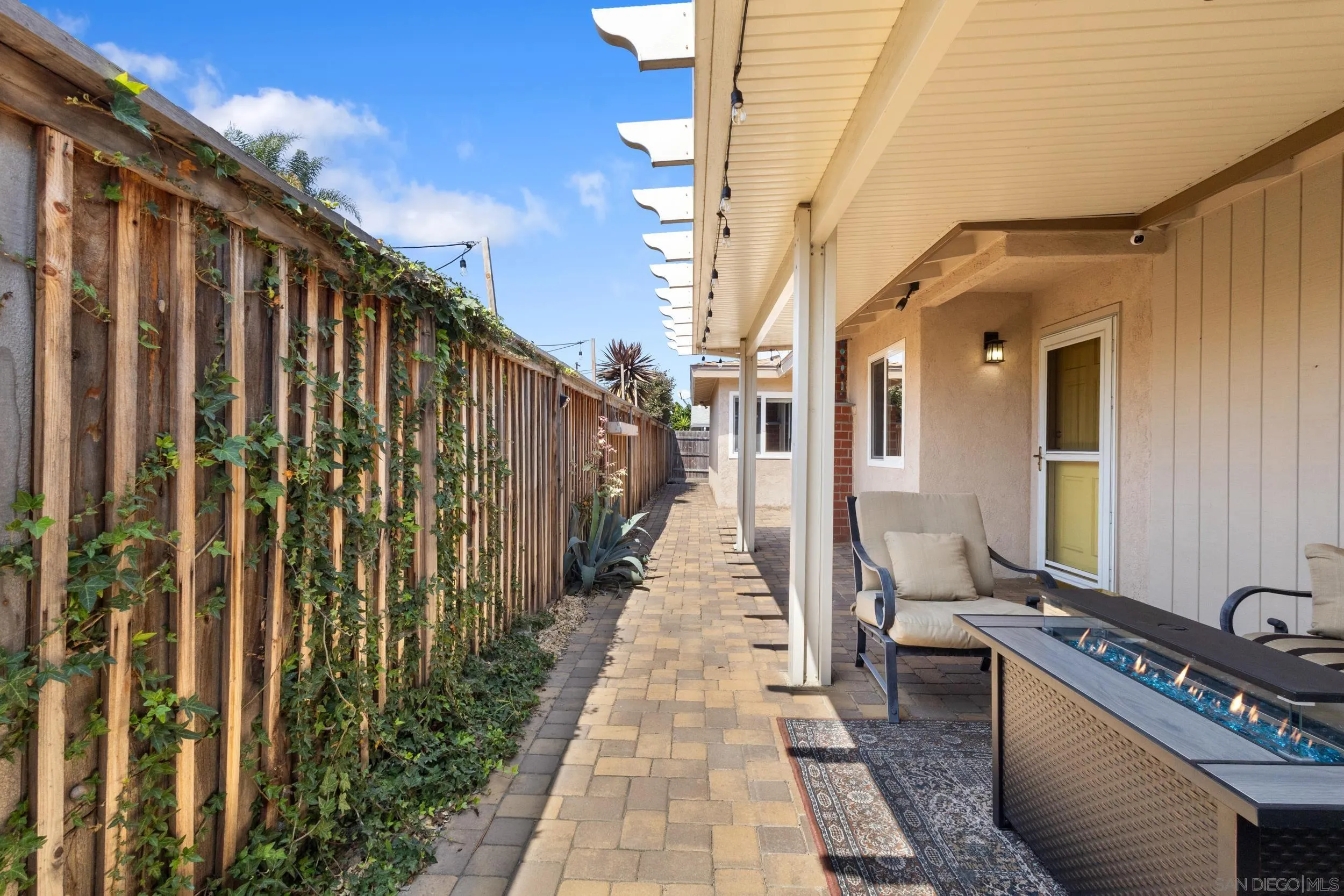 https://cdn.realtyfeed.com/cdn/127/260008004/0b7981c3cd4a860a138959318c562997.webp