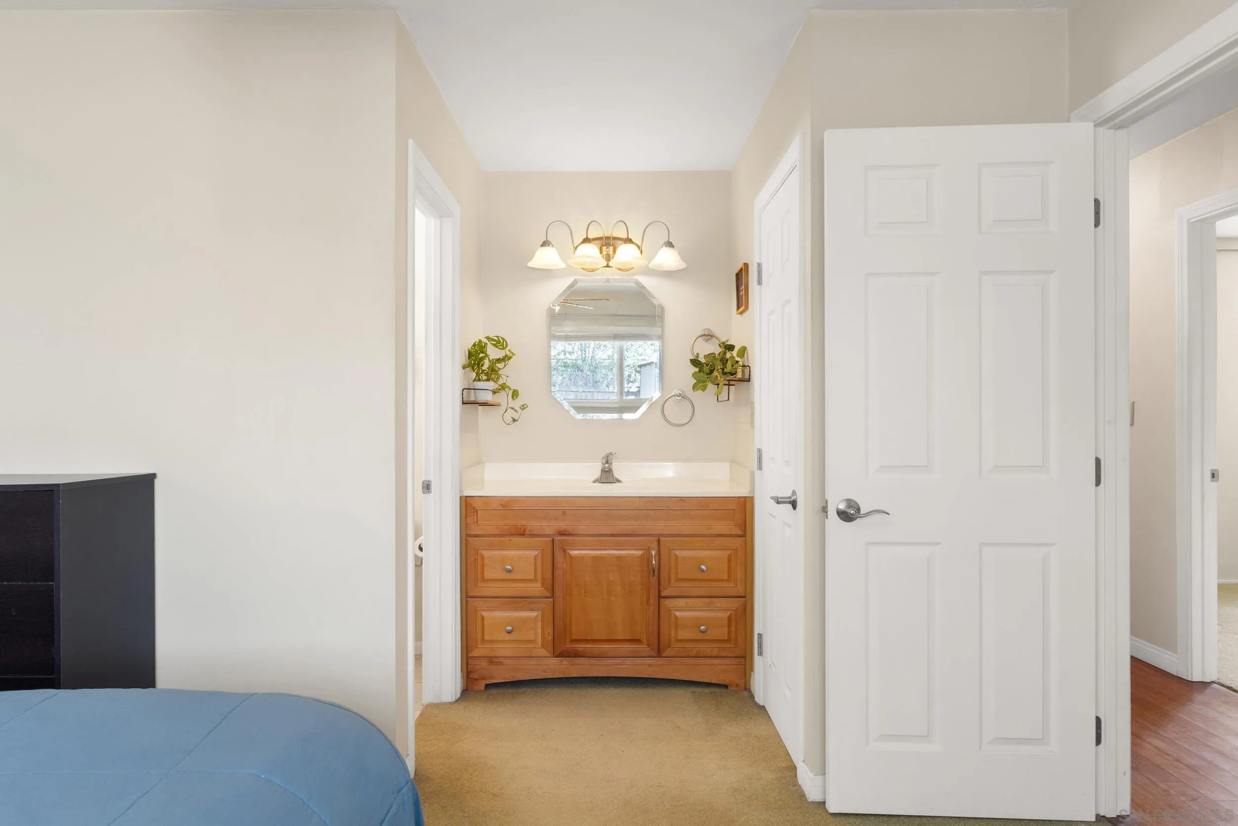 https://cdn.realtyfeed.com/cdn/127/260008004/6bb5061c6550e619e4636e3e0fd50198.webp
