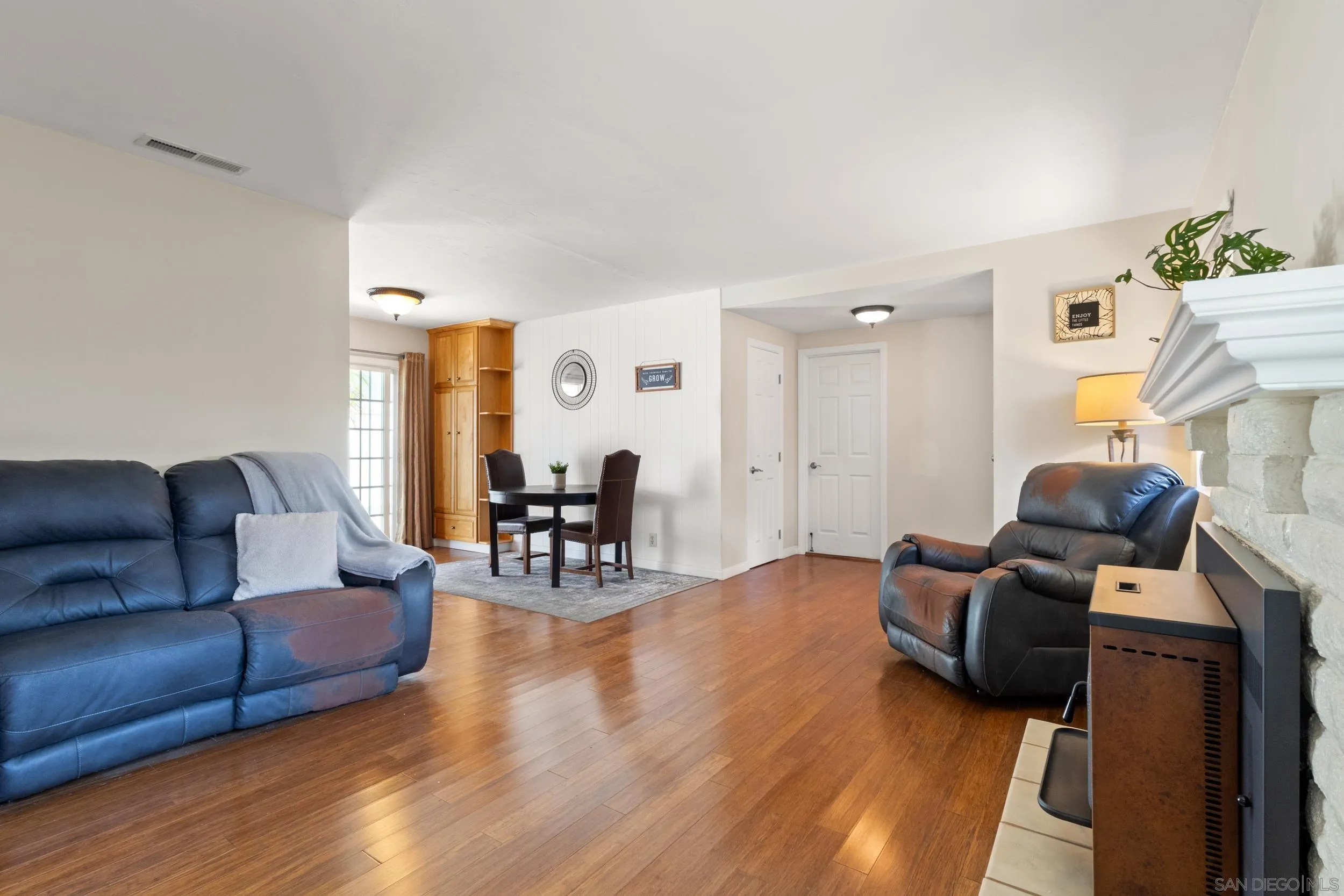 https://cdn.realtyfeed.com/cdn/127/260008004/8c021252734b012a00297a51ccf4ec0e.webp