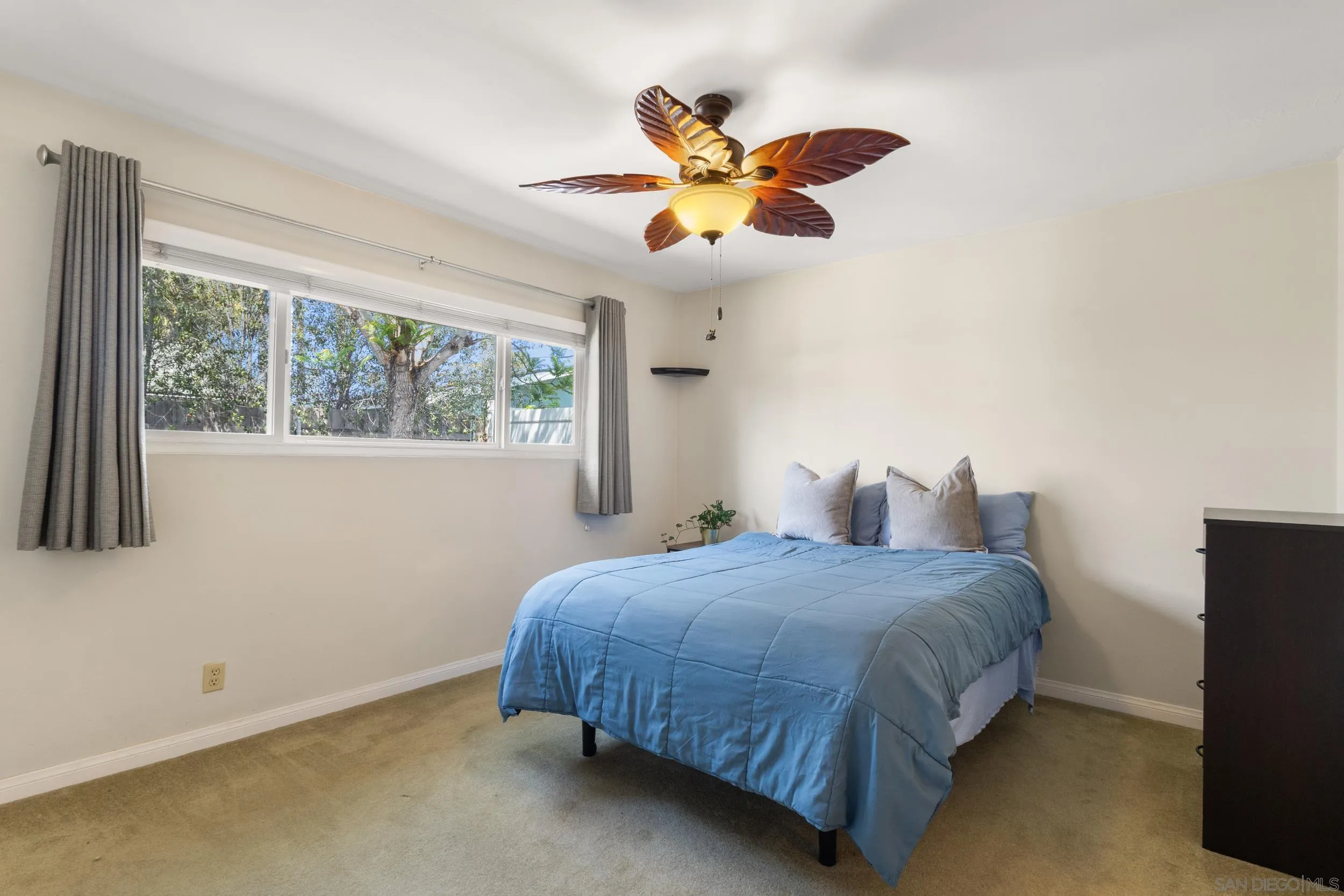https://cdn.realtyfeed.com/cdn/127/260008004/c488e44c91b4394d9d4cf124444379bb.webp