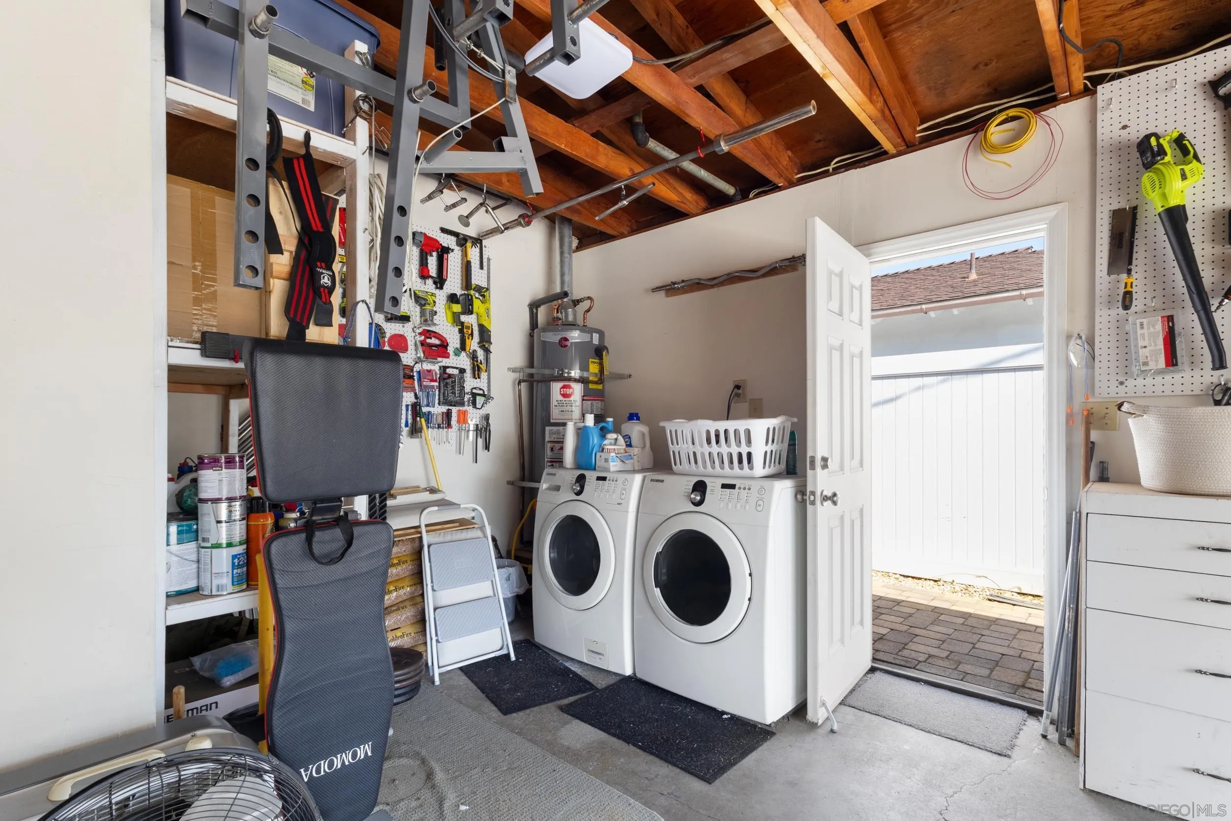 https://cdn.realtyfeed.com/cdn/127/260008004/ec869a3960481b391d4aae0987952f94.webp