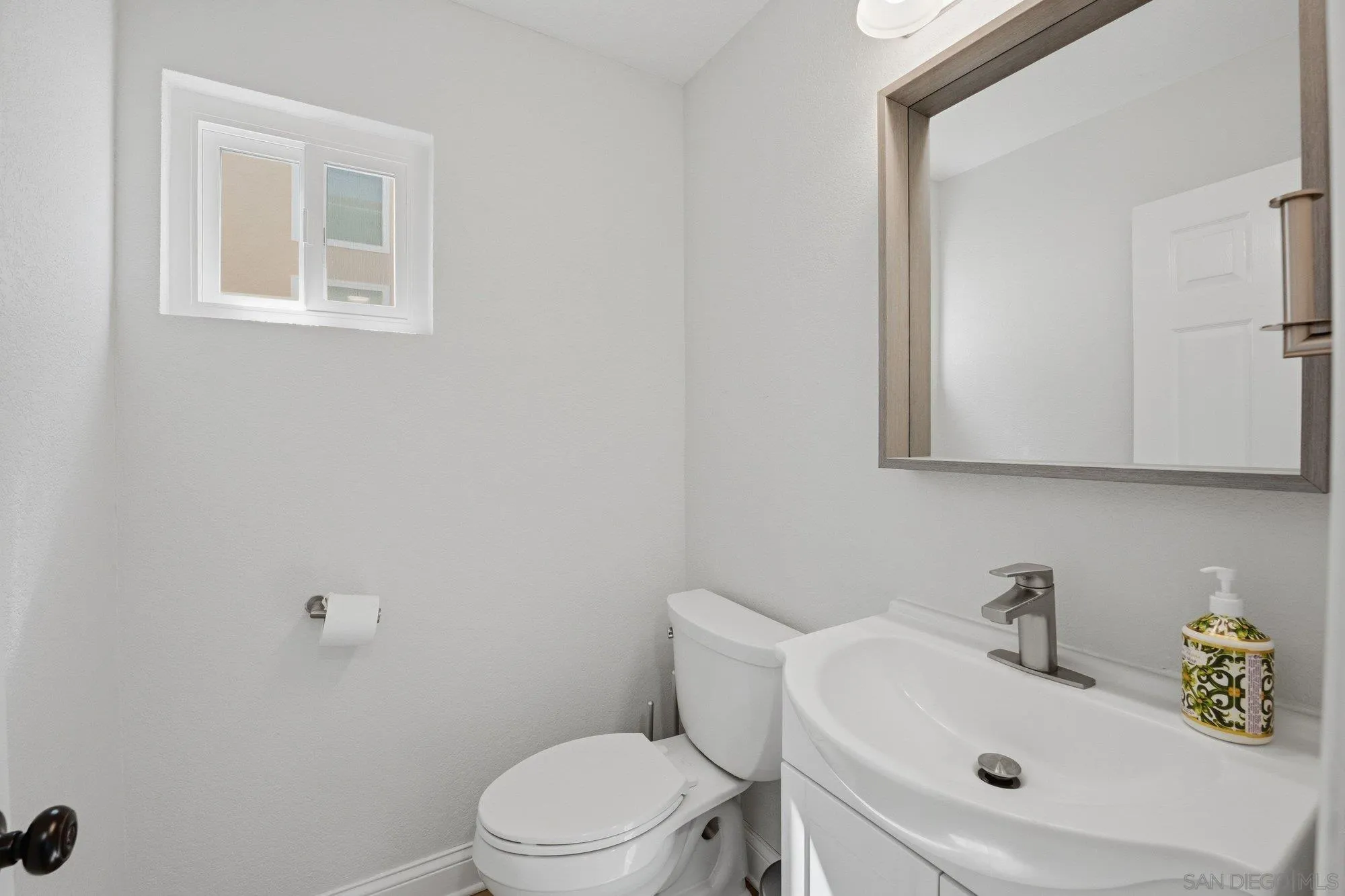 https://cdn.realtyfeed.com/cdn/127/260008005/e13c82bc1f2746f5a79d53e0121ab336.webp