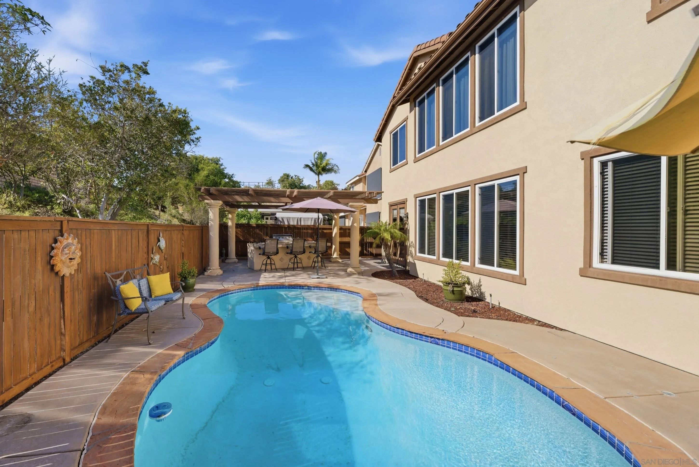 https://cdn.realtyfeed.com/cdn/127/260008006/a183e770830c75bc2b99df738ce4f181.webp