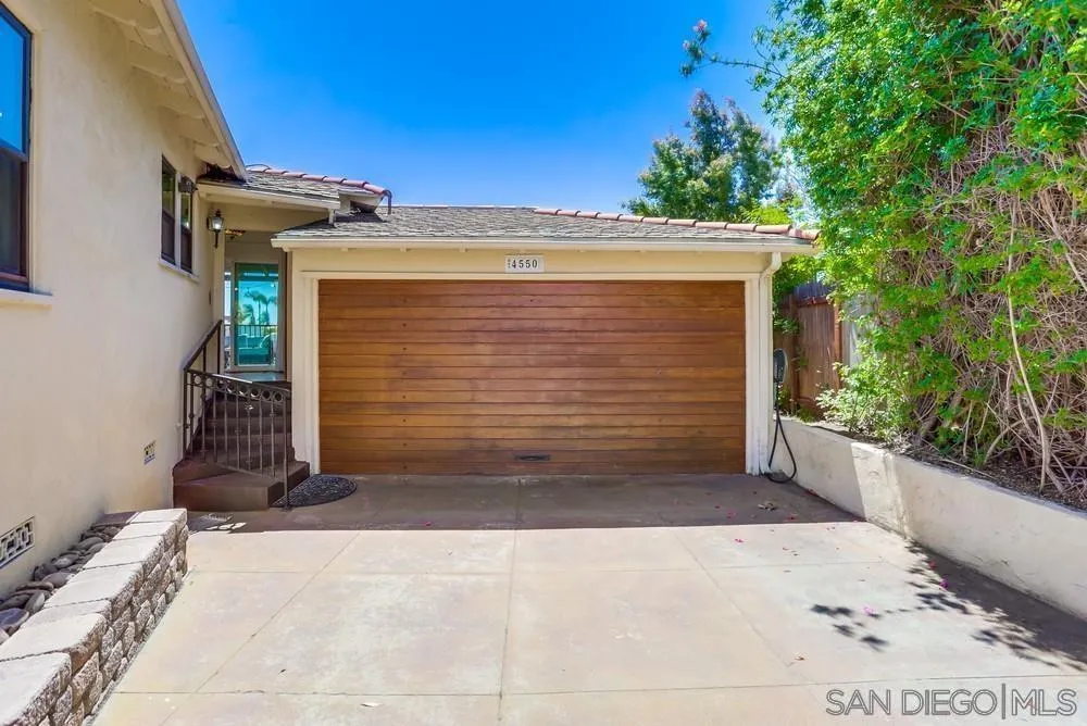 https://cdn.realtyfeed.com/cdn/127/260008007/583e103186f4a23572f2eeee6a856630.webp