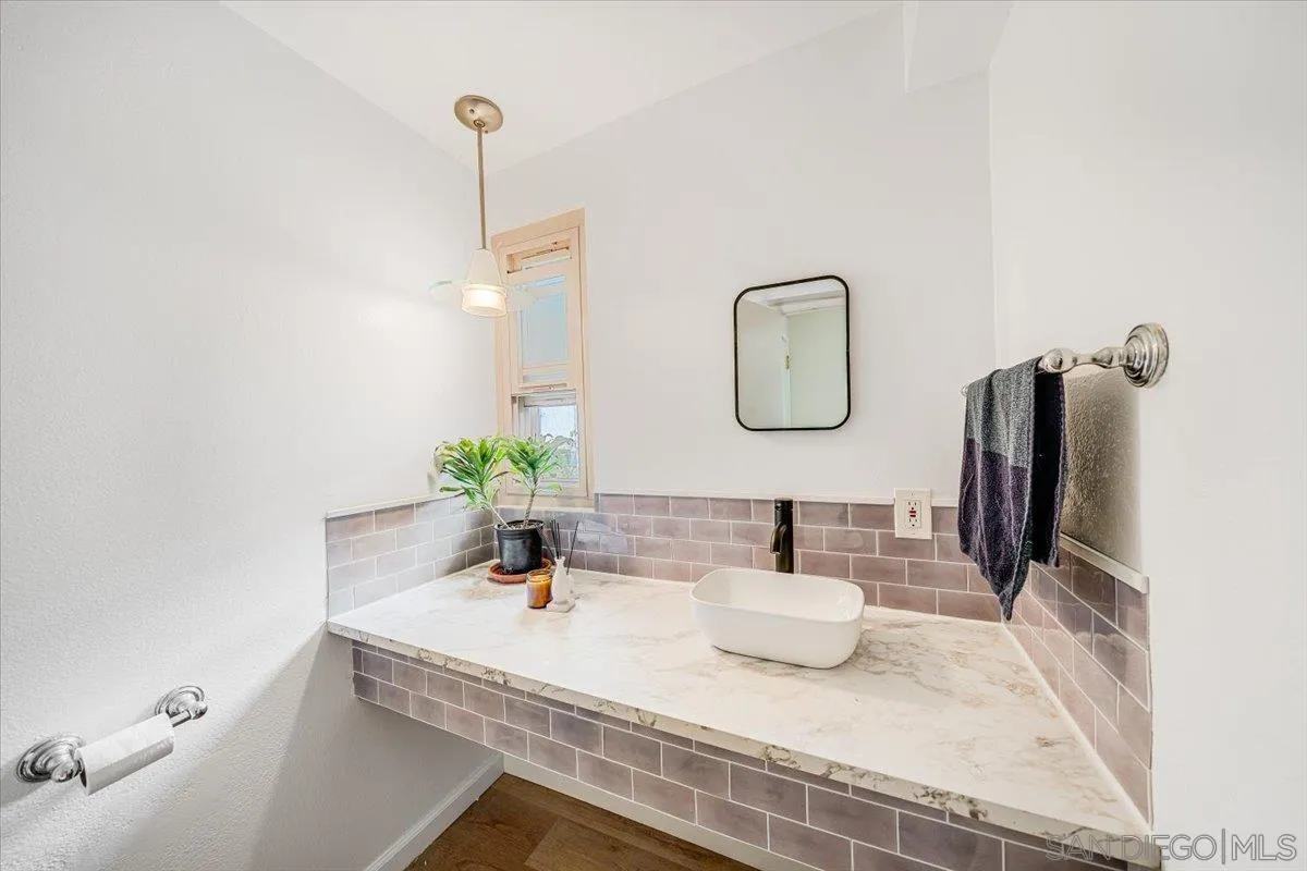 Photo #13: 260008011 Listing: Photo #13