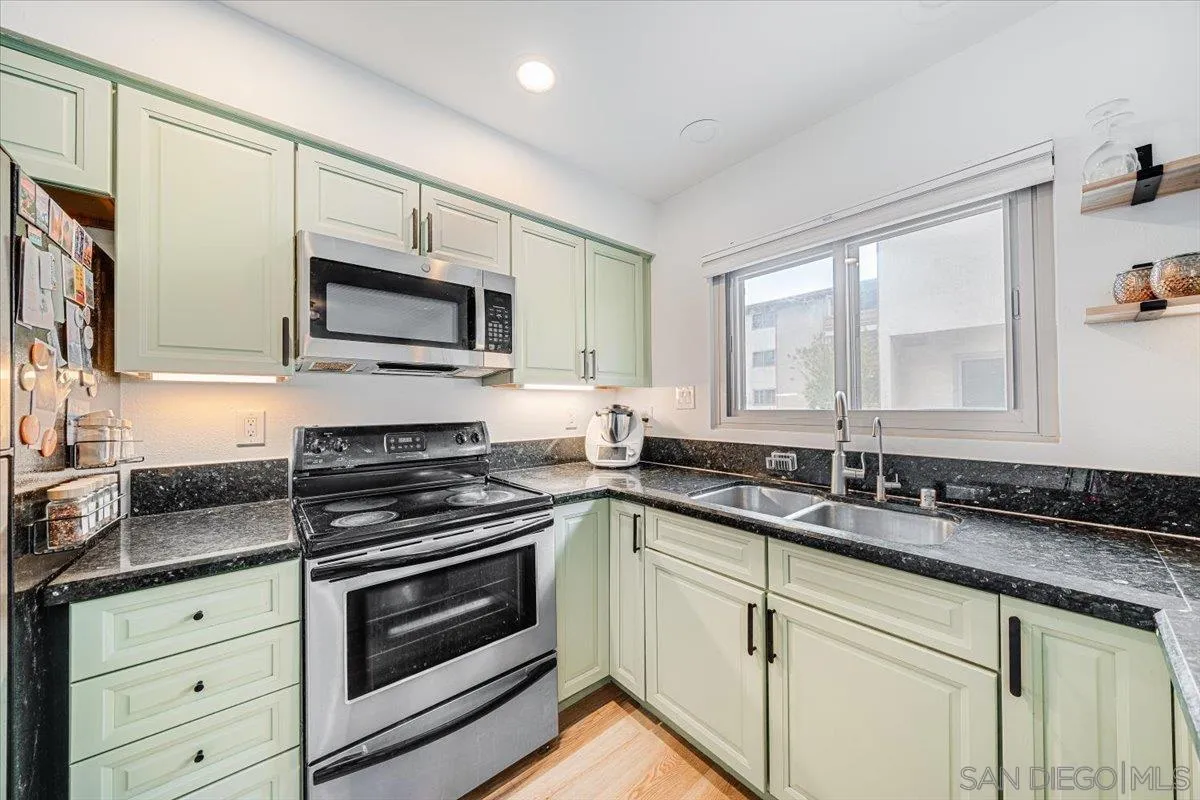 Photo #9: 260008011 Listing: Photo #9