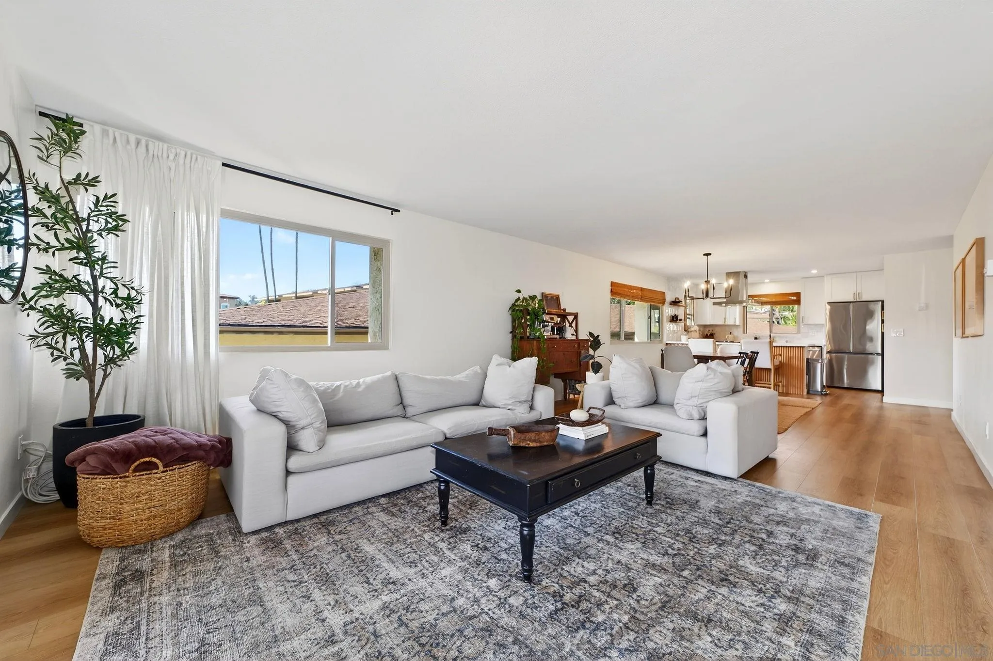 Photo #12: 260008012 Listing: Photo #12