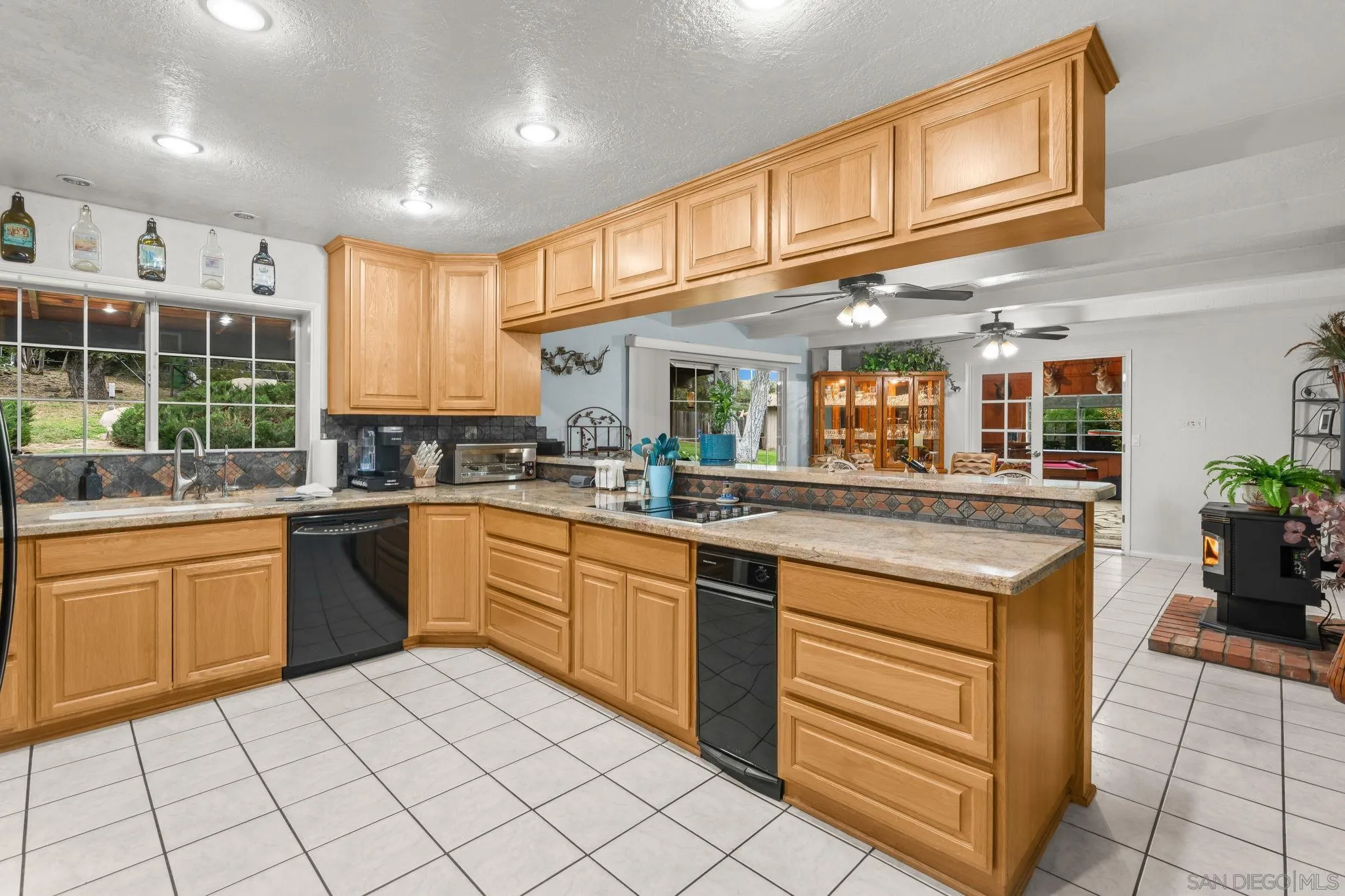 https://cdn.realtyfeed.com/cdn/127/260008014/a9015deceaab00061fd4619c5f320520.webp