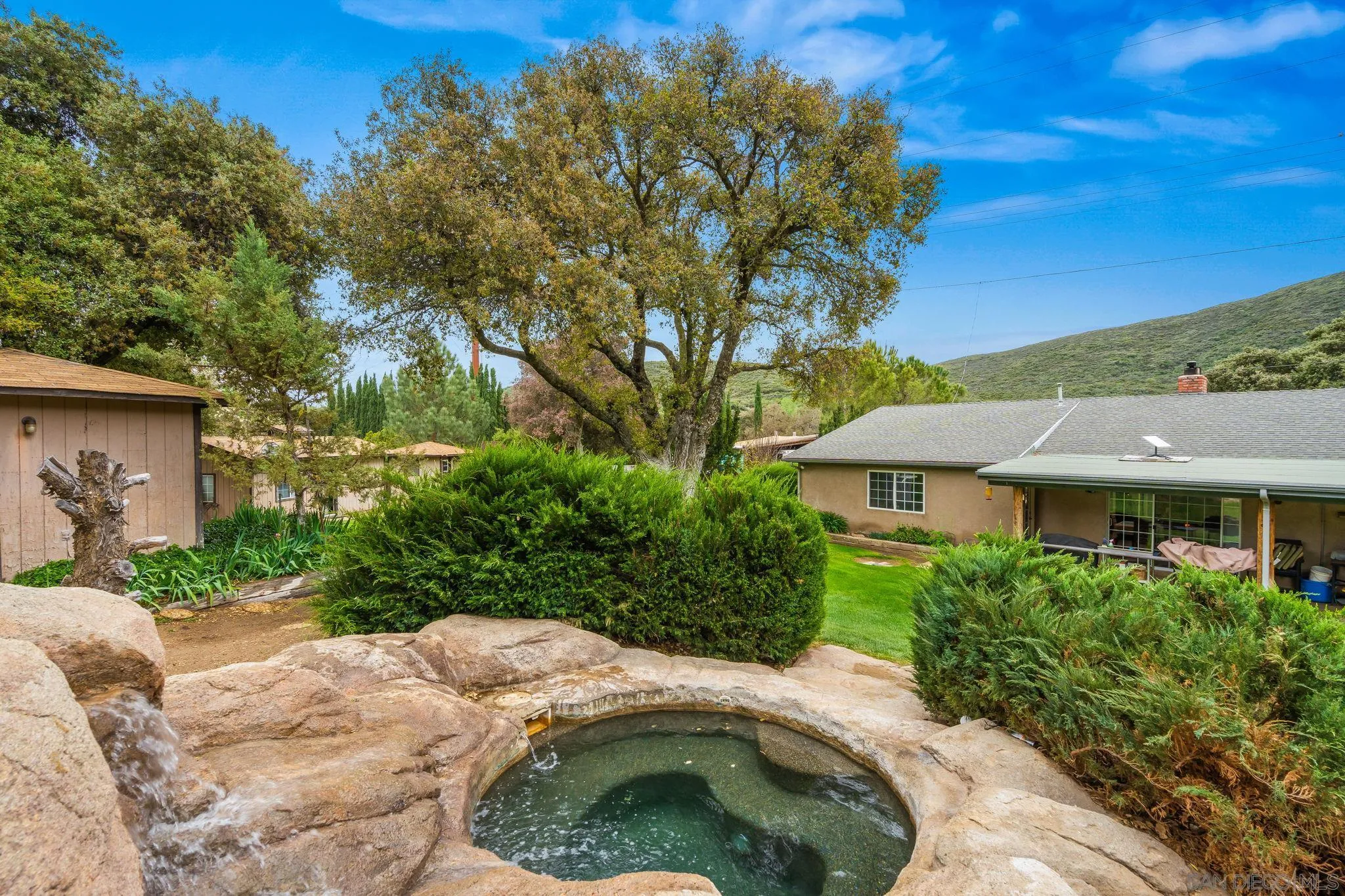 https://cdn.realtyfeed.com/cdn/127/260008014/b85b1227319b9991bfe7907ce563bf10.webp