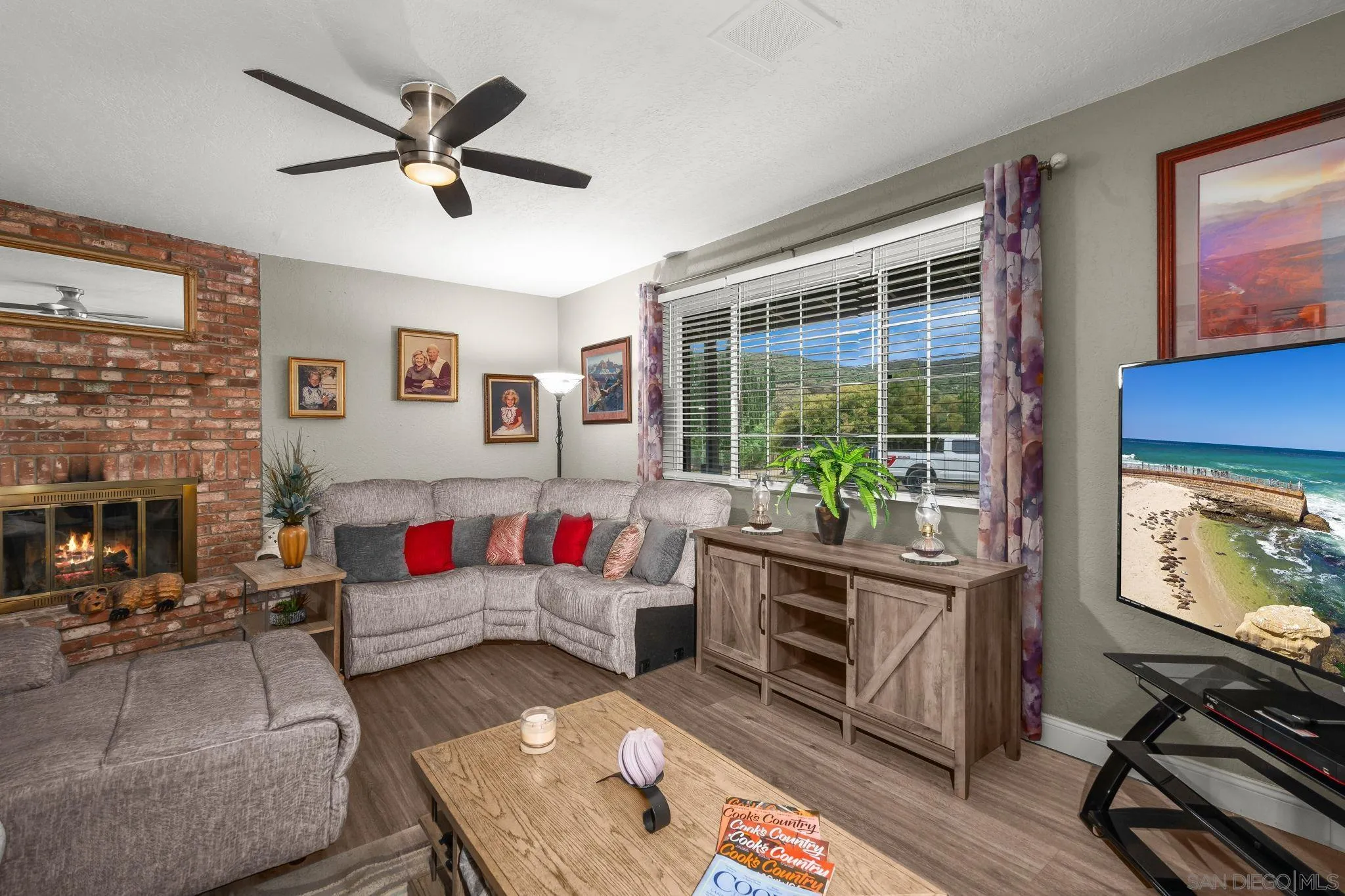 https://cdn.realtyfeed.com/cdn/127/260008014/ba4fa9f0be8781be12571bb819a315a4.webp
