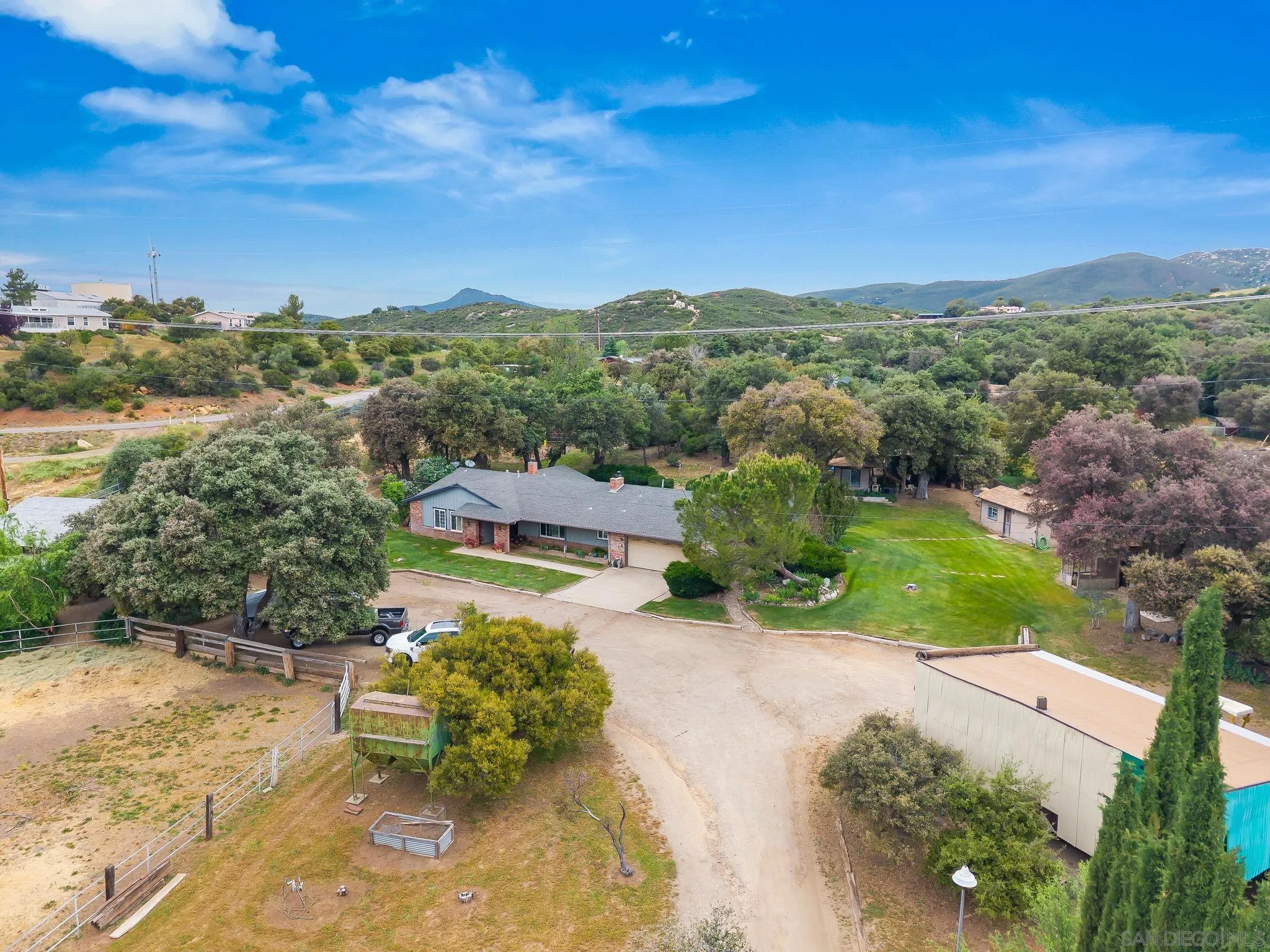 https://cdn.realtyfeed.com/cdn/127/260008014/c8496dba66d6b4744f34d489745aaf61.webp