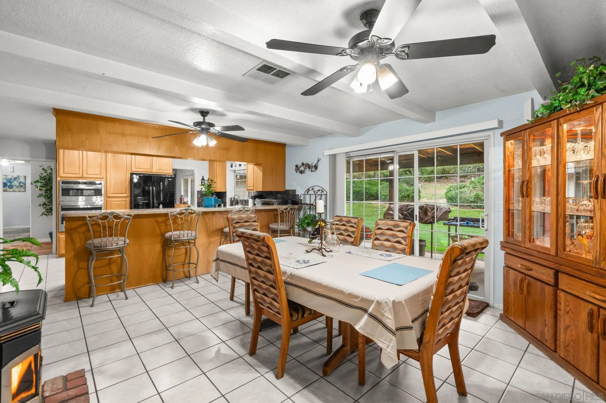https://cdn.realtyfeed.com/cdn/127/260008014/dd00721c1330b2d069d739b4ed4180e8.webp