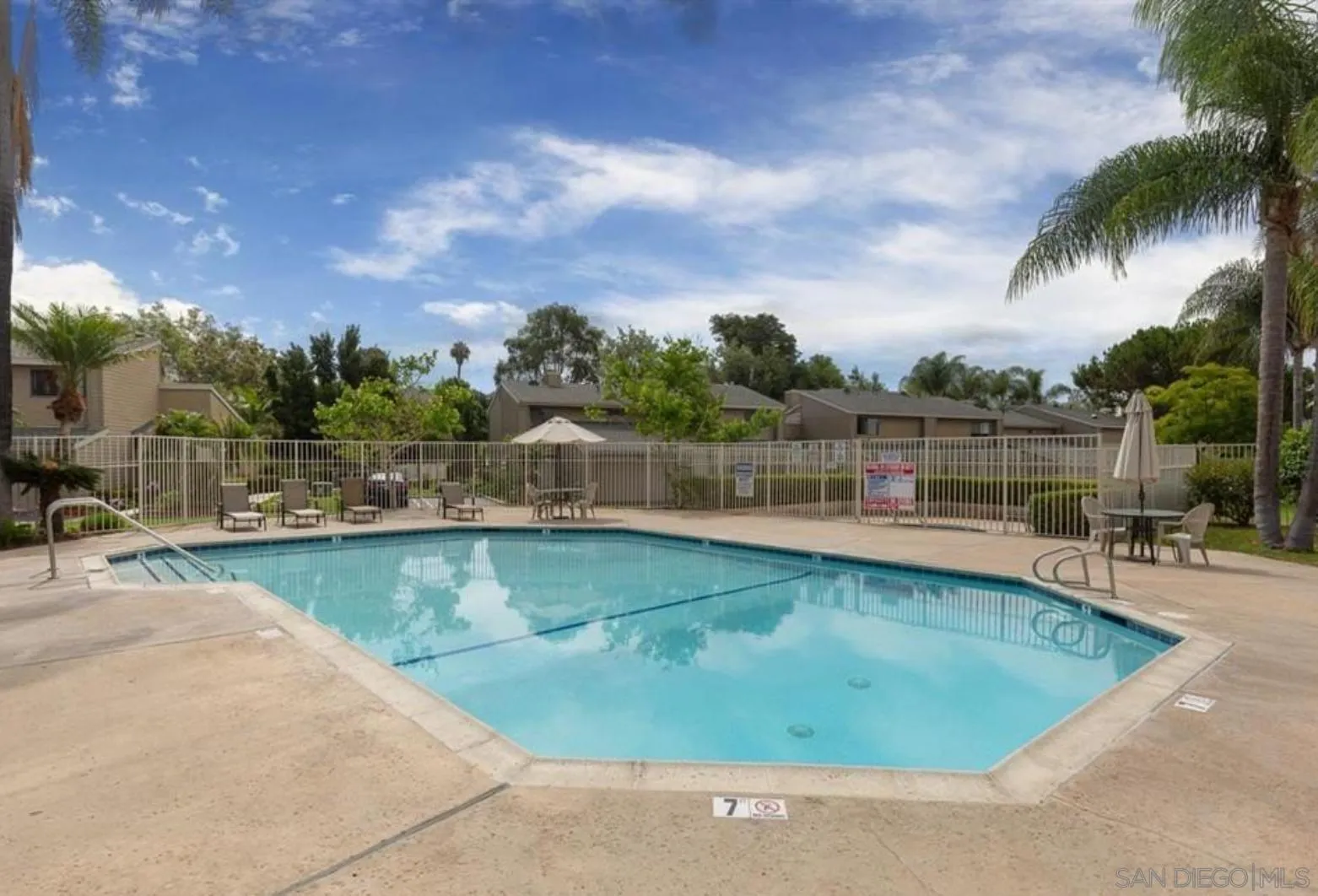 https://cdn.realtyfeed.com/cdn/127/260008015/363327f04c36dd8998f336ce6bd24478.webp