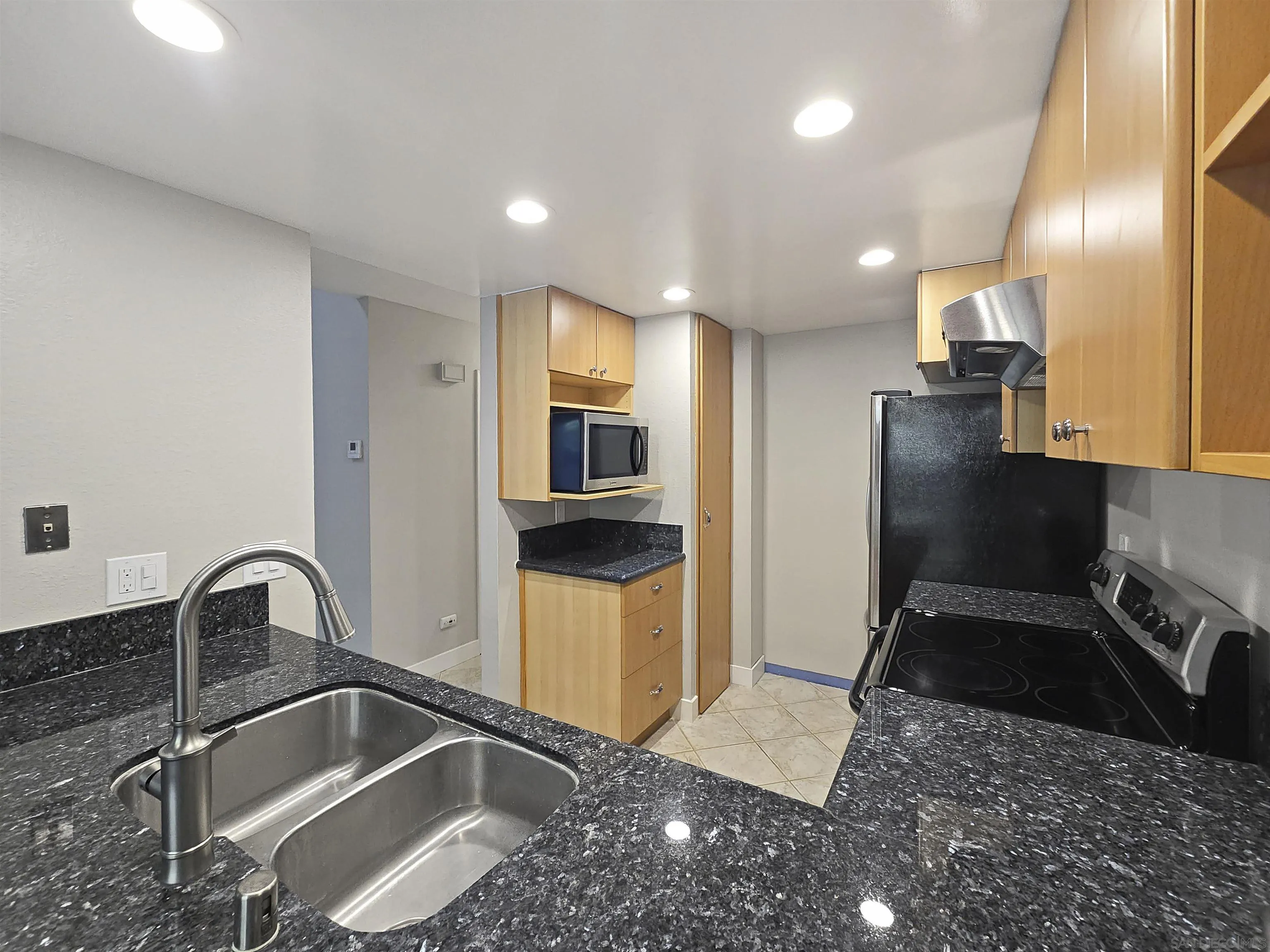 Photo #4: 260008023 Listing: Photo #4