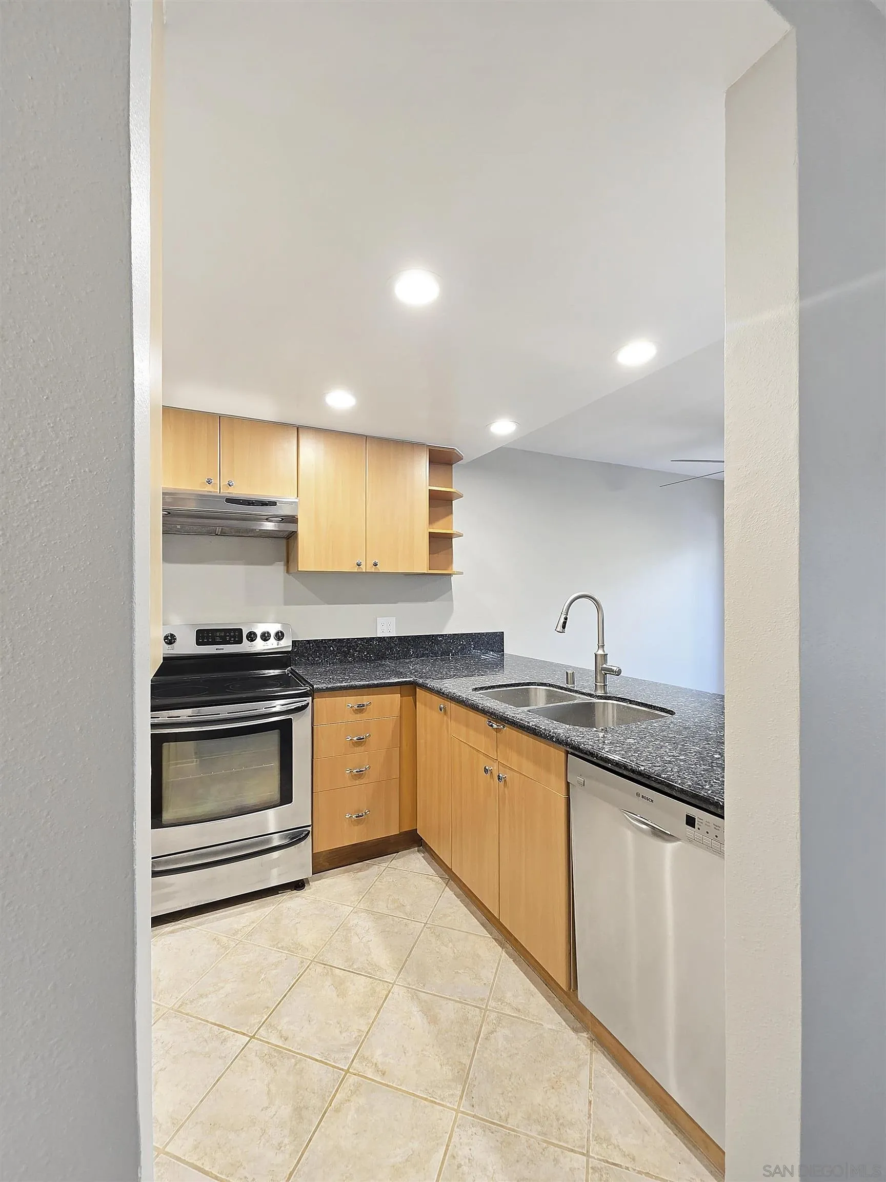 Photo #5: 260008023 Listing: Photo #5