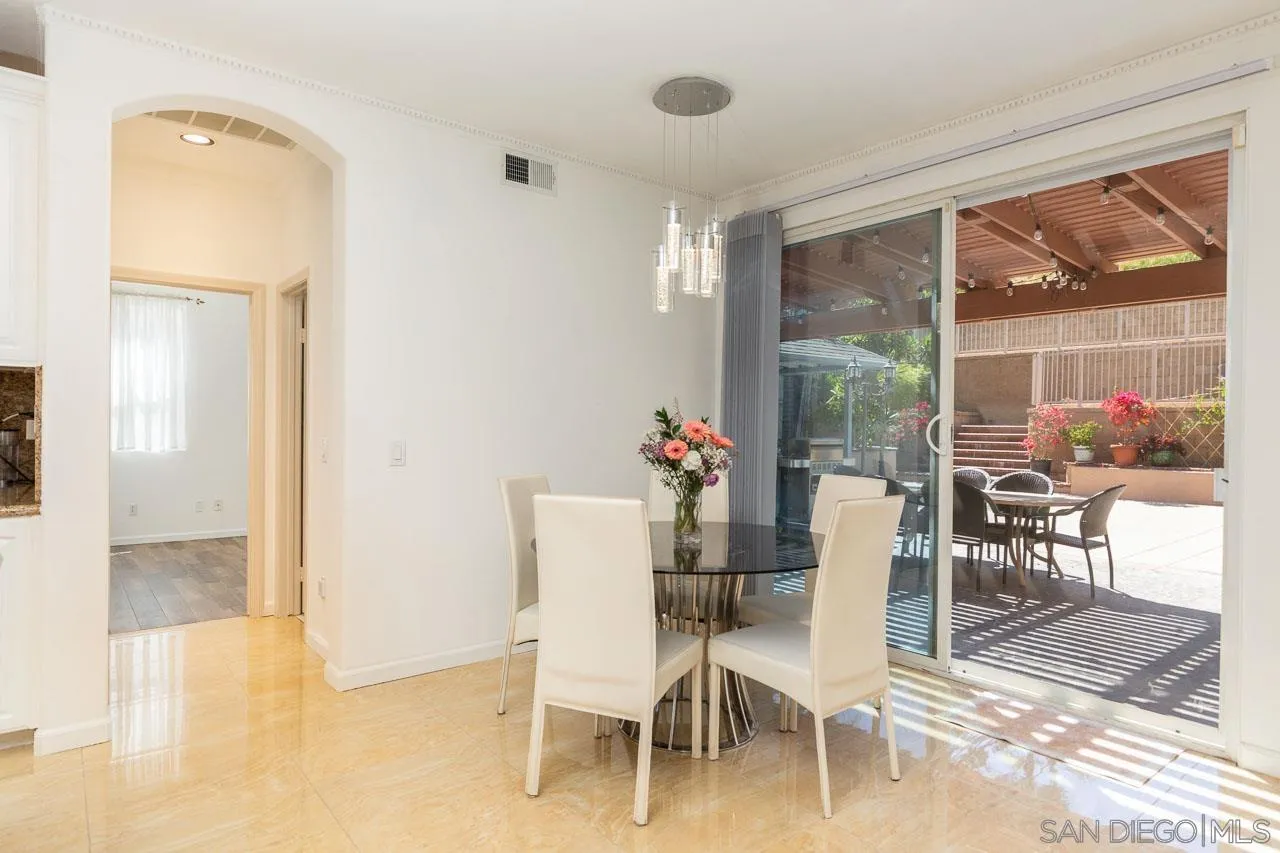 https://cdn.realtyfeed.com/cdn/127/260008025/324cd6c4479aa8ec4238273cad6b4e38.webp