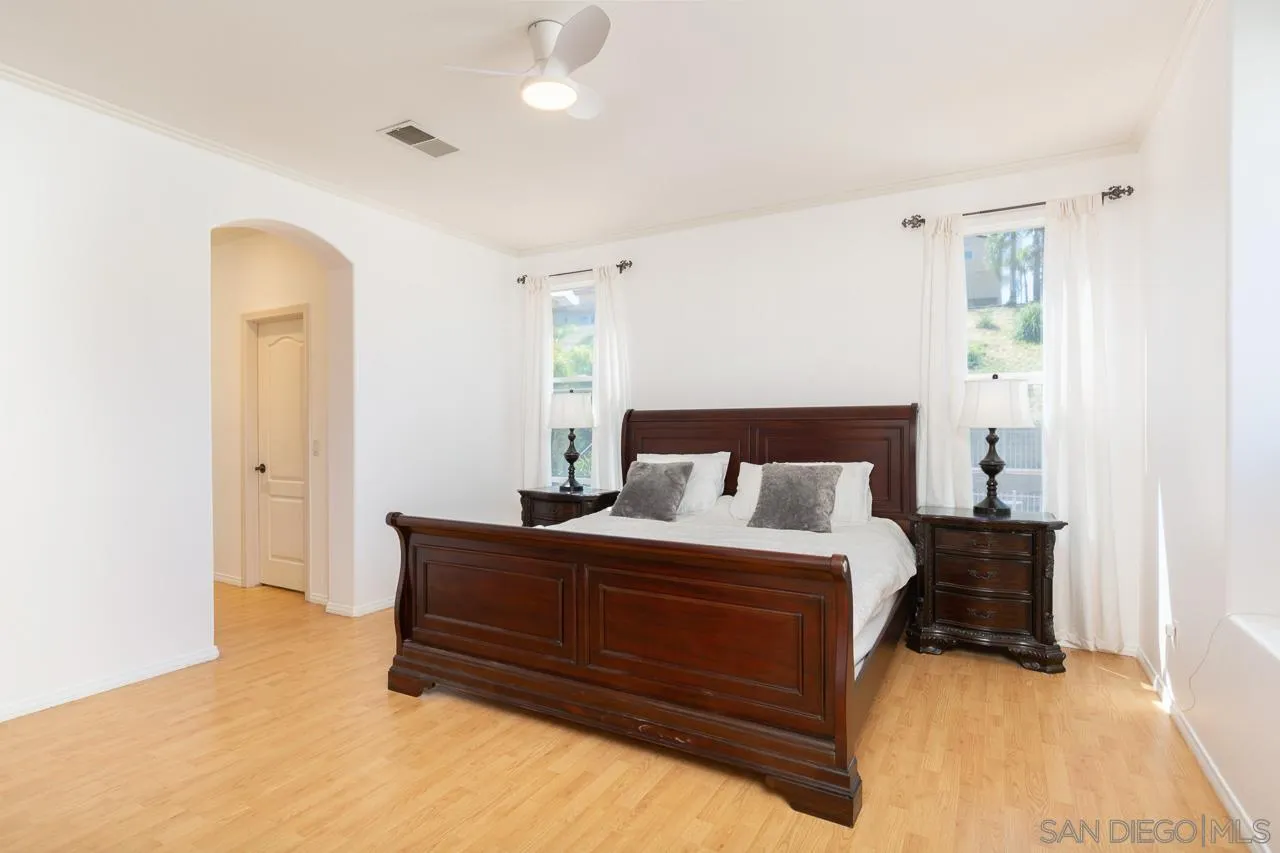 https://cdn.realtyfeed.com/cdn/127/260008025/ea20d0300285563427109963d484dec4.webp