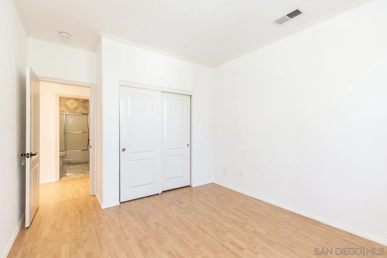 https://cdn.realtyfeed.com/cdn/127/260008025/ef06c86e2025fc49d54195c1ee296001.webp
