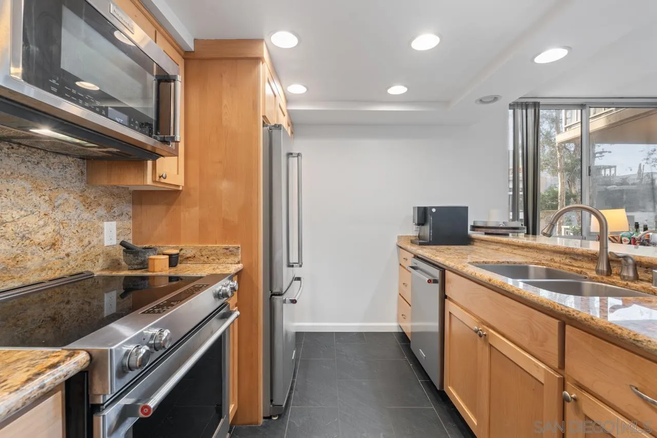Photo #6: 260008032 Listing: Photo #6