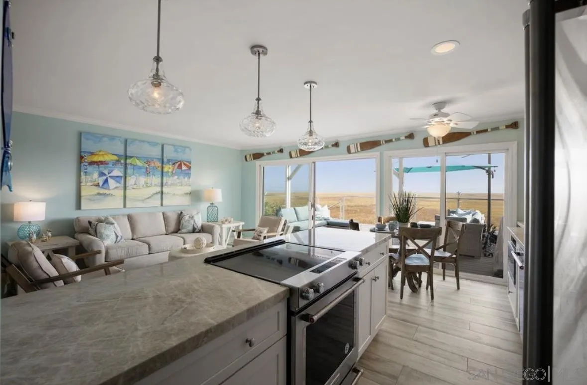 3999 Crown Point Dr UNIT 29, San Diego, CA, 92109