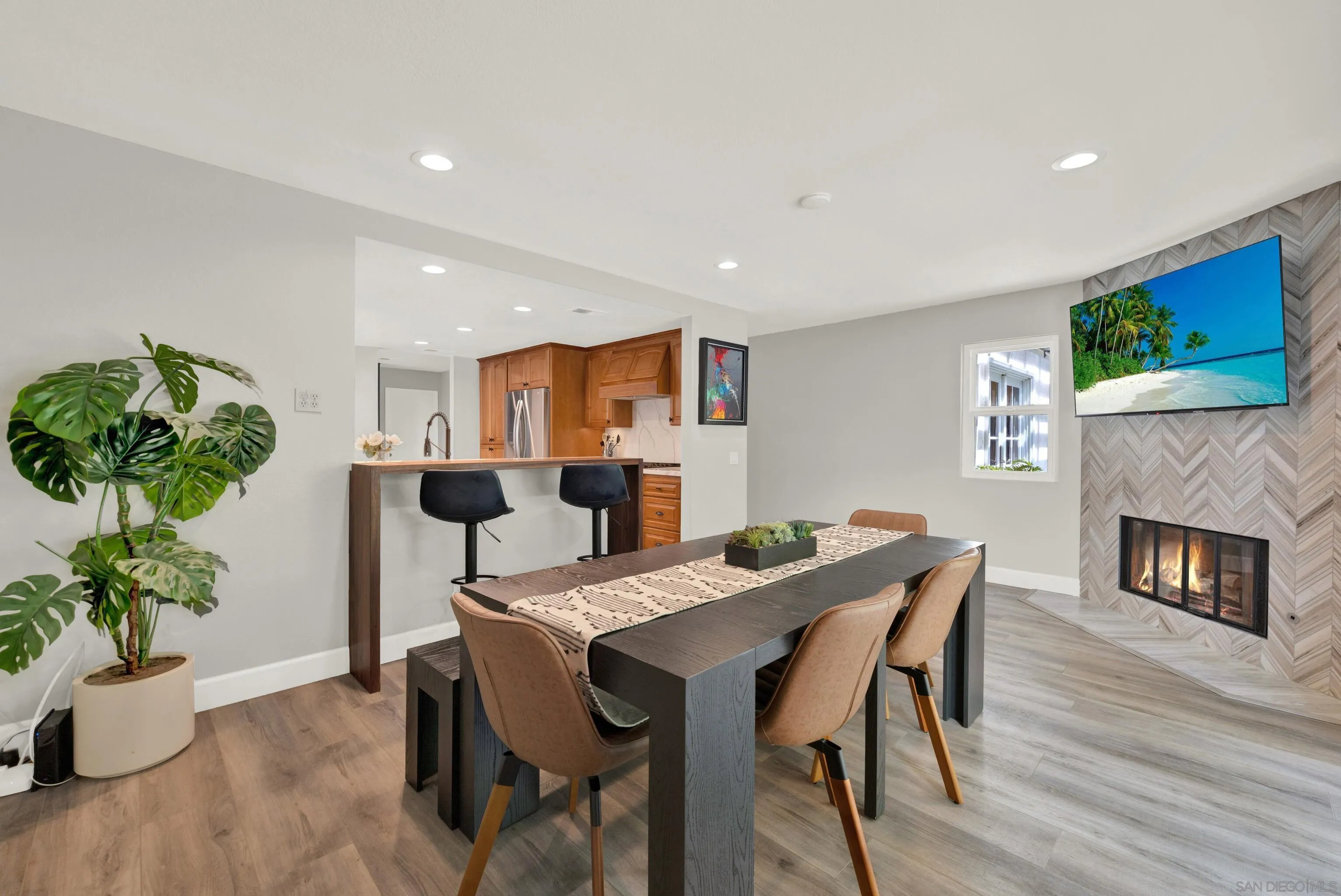 https://cdn.realtyfeed.com/cdn/127/260008040/54128d658884c09e2d764b122fba2562.webp