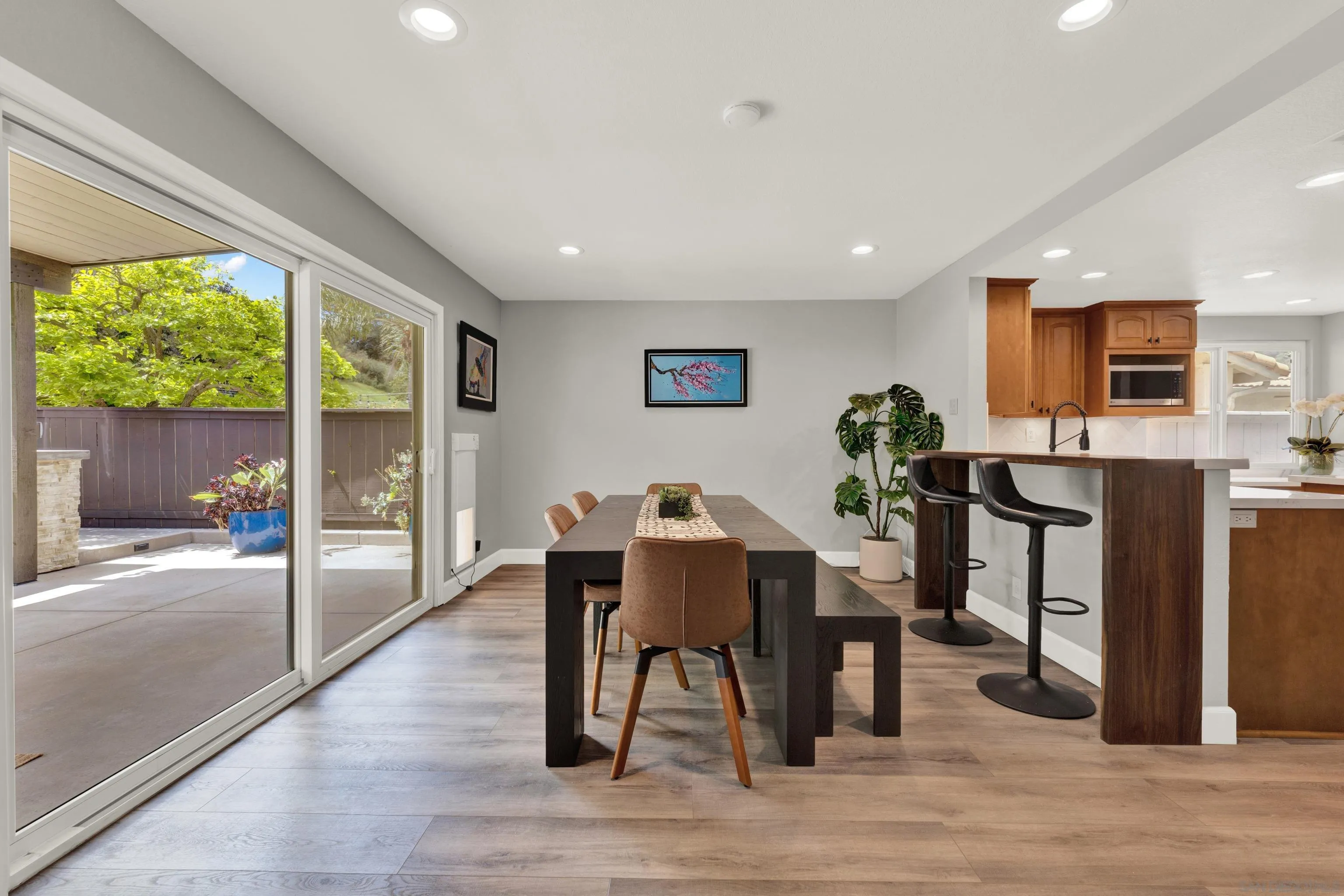 https://cdn.realtyfeed.com/cdn/127/260008040/7831ecf869a1b1518c3e5e52481259c5.webp