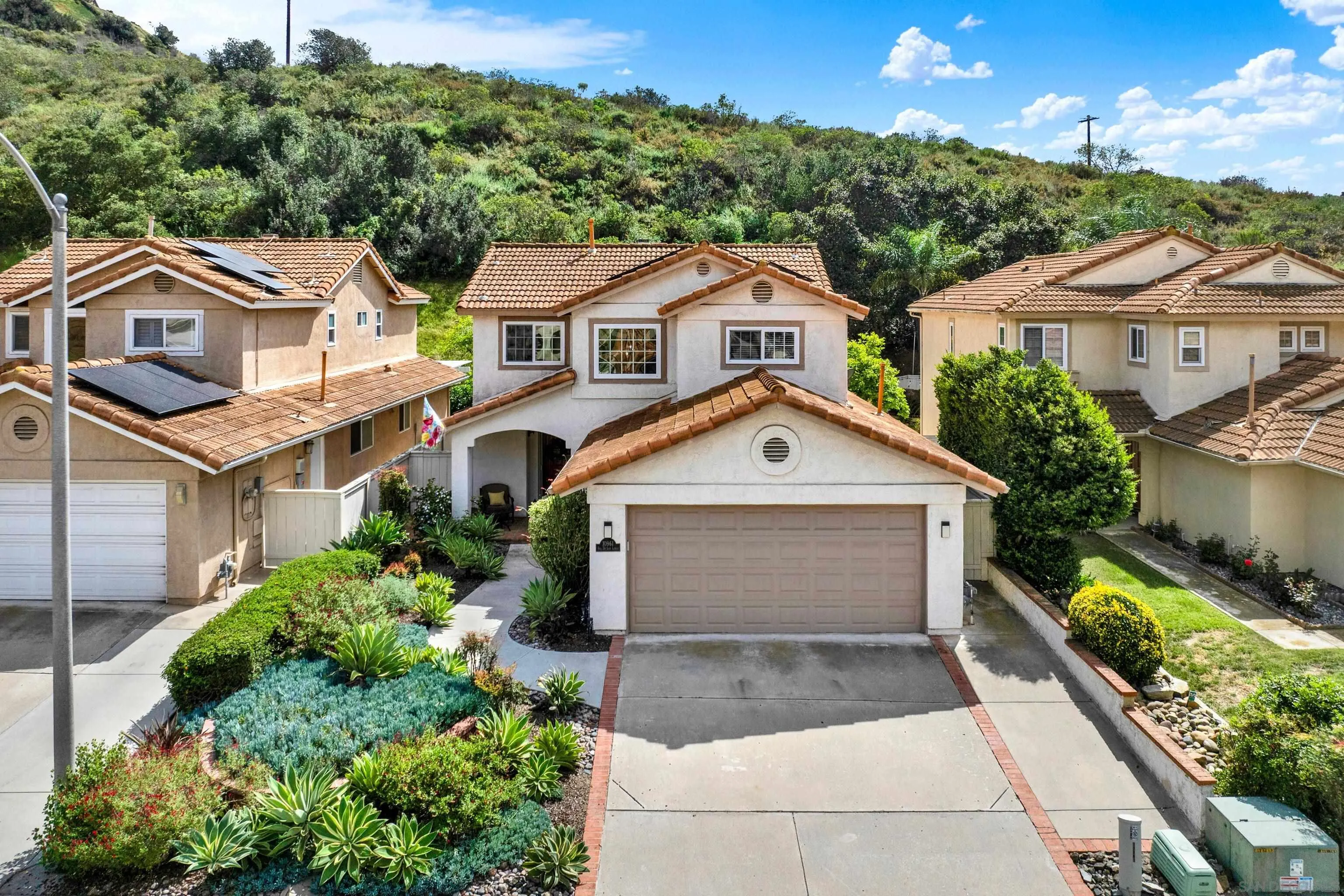 https://cdn.realtyfeed.com/cdn/127/260008040/d231e93a3d037380bb8123dcbccb351d.webp