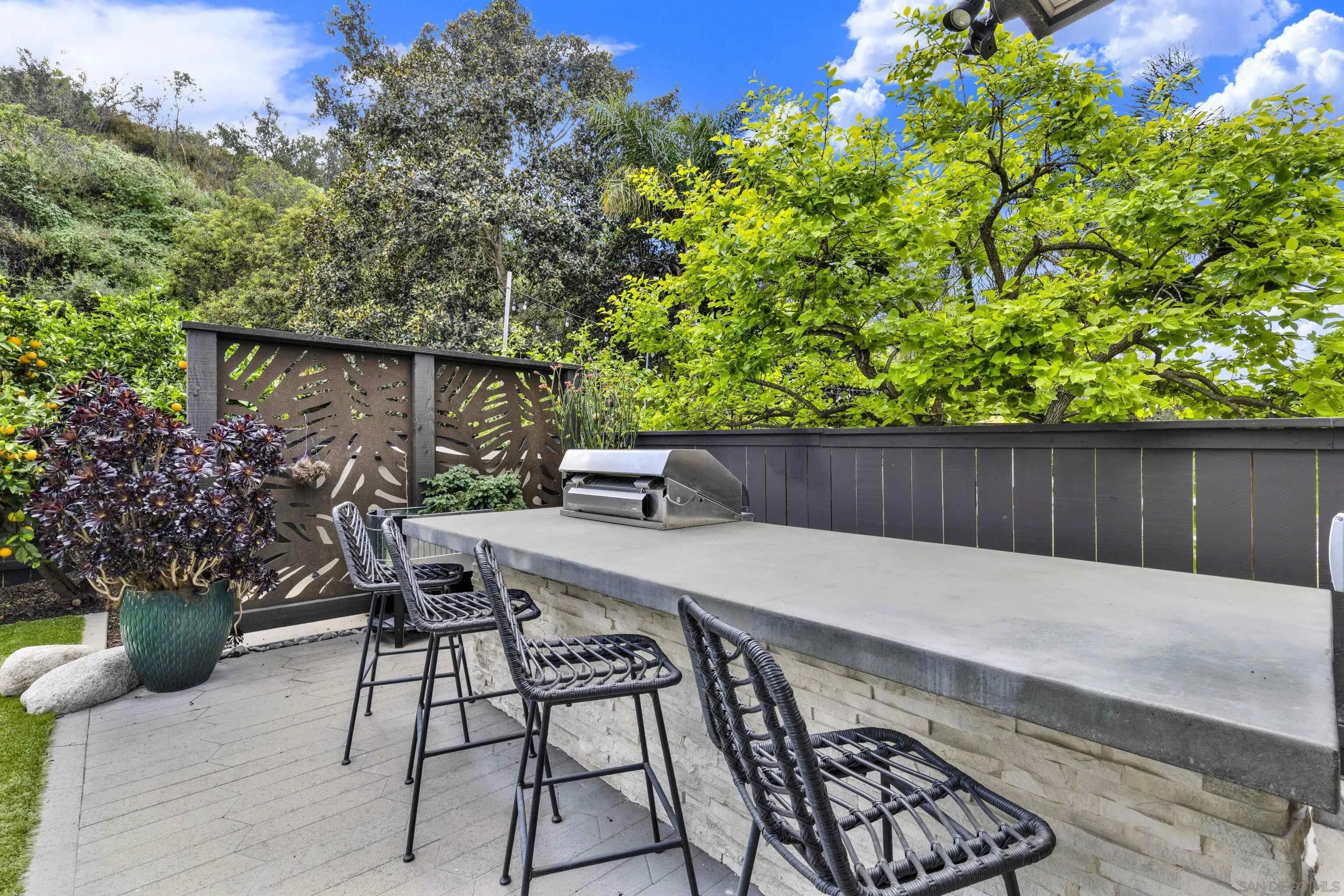 https://cdn.realtyfeed.com/cdn/127/260008040/ddaf6c351c72c076283c602332b8480c.webp