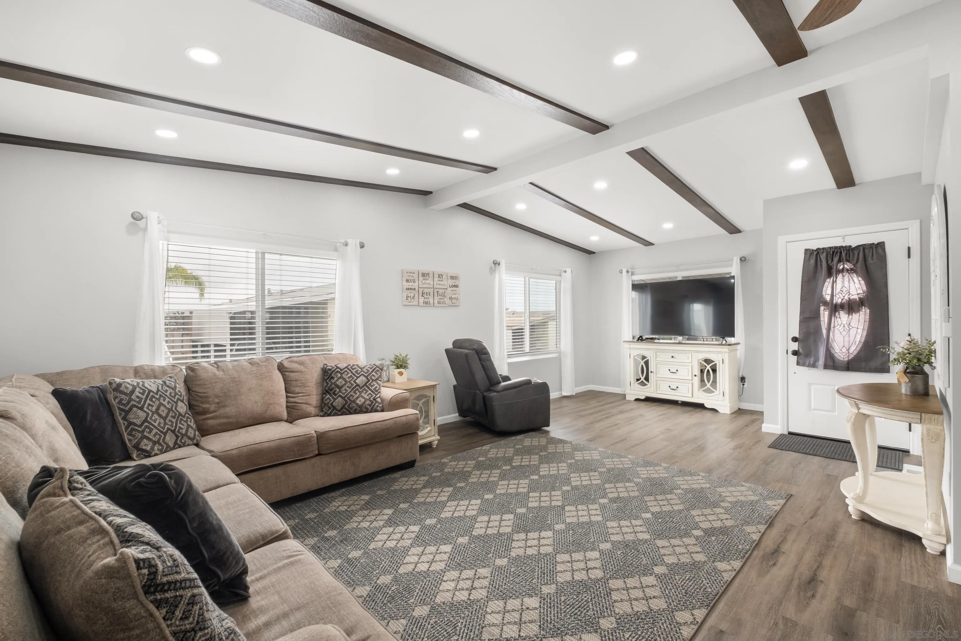 https://cdn.realtyfeed.com/cdn/127/260008043/9a7b6e4a95ef89d92725953da36ad09a.webp