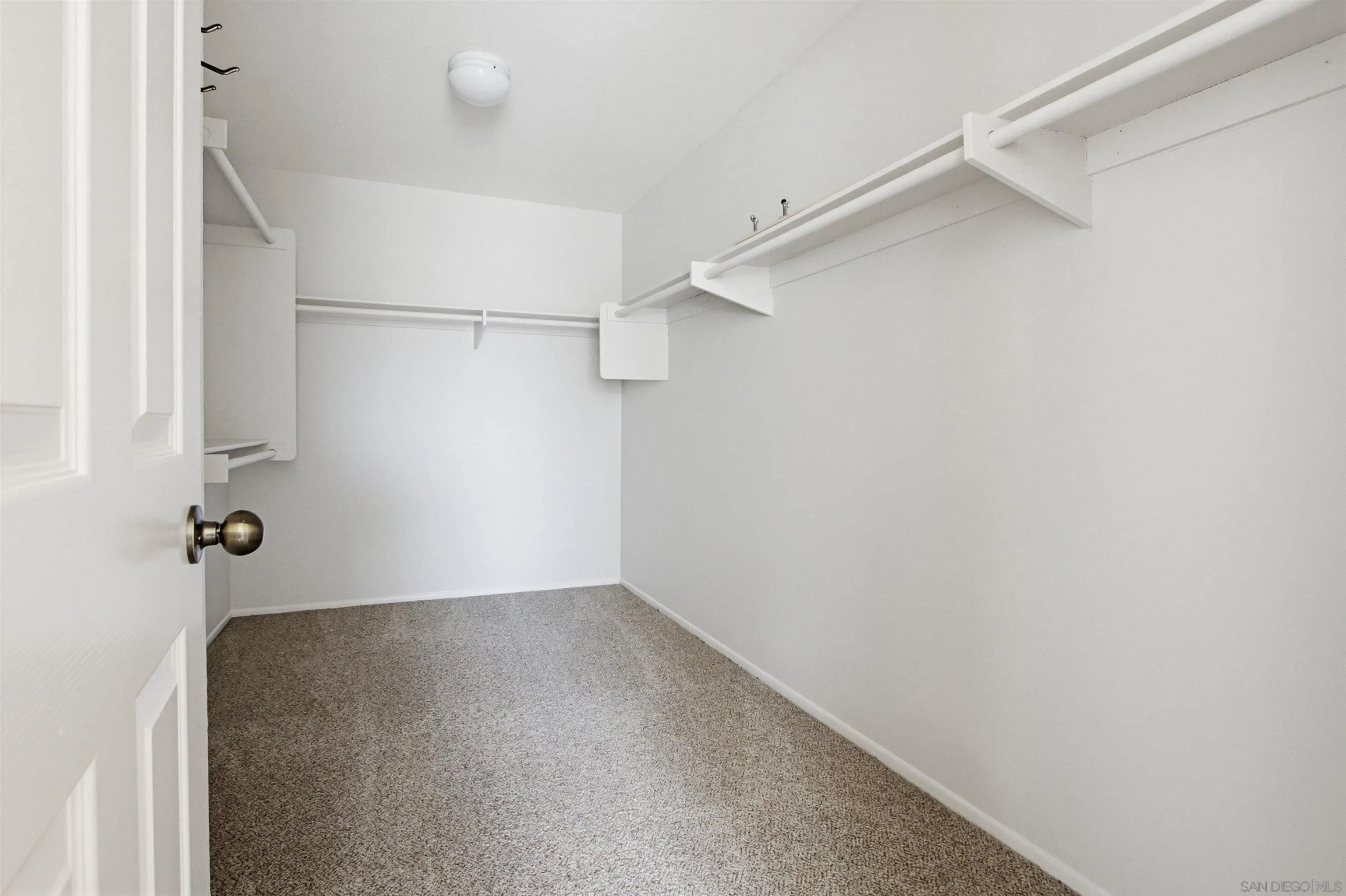 Photo #15: 260008044 Listing: Photo #15