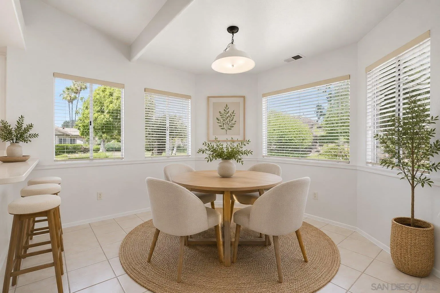https://cdn.realtyfeed.com/cdn/127/260008044/47cd3ce1ca25bbc467c0fbf18f58f183.webp