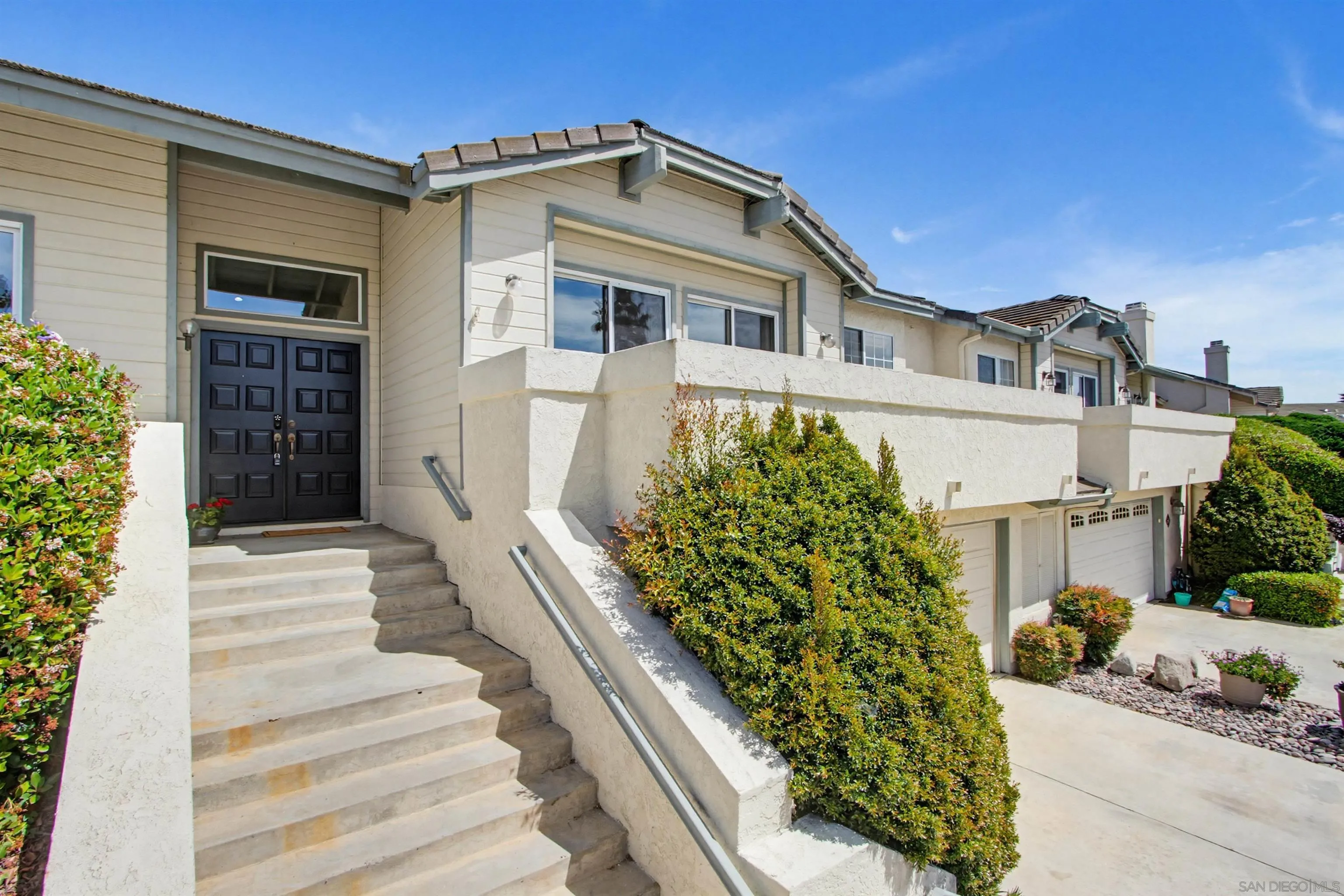 Photo #2: 260008044 Listing: Photo #2