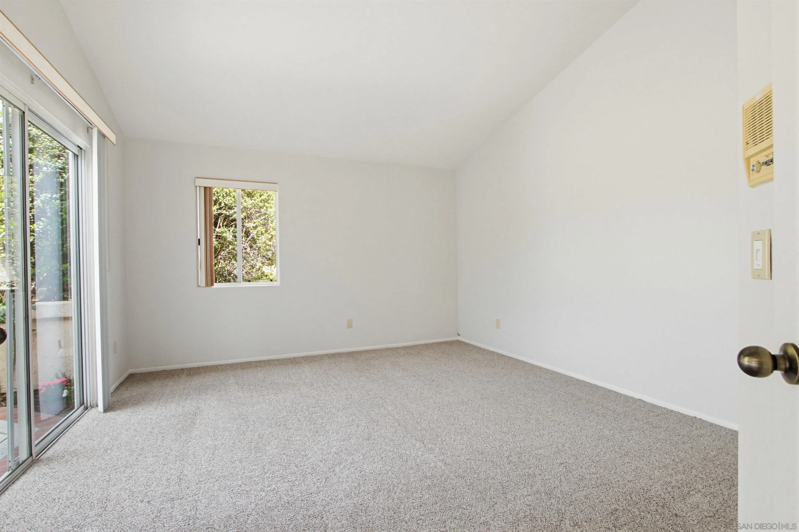 Photo #18: 260008044 Listing: Photo #18