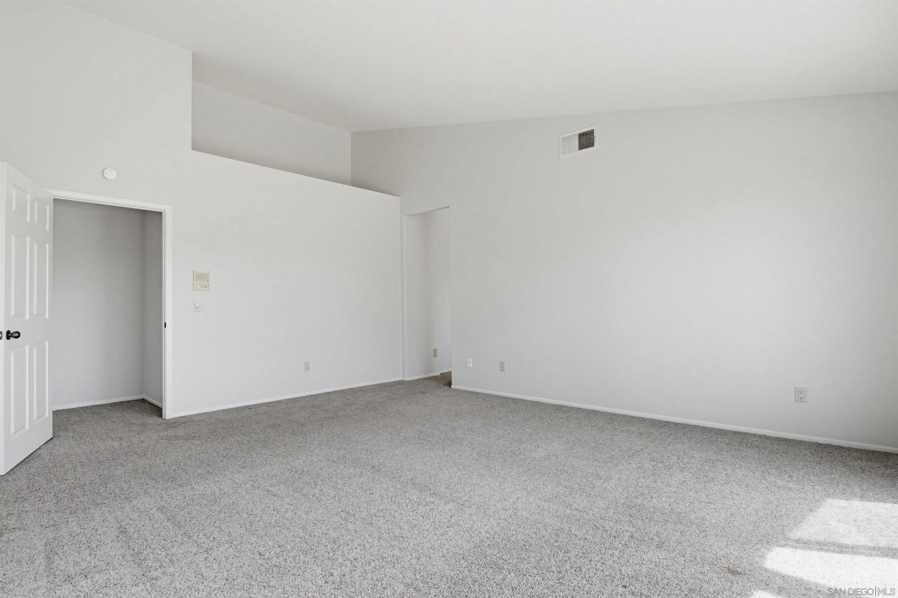 Photo #12: 260008044 Listing: Photo #12