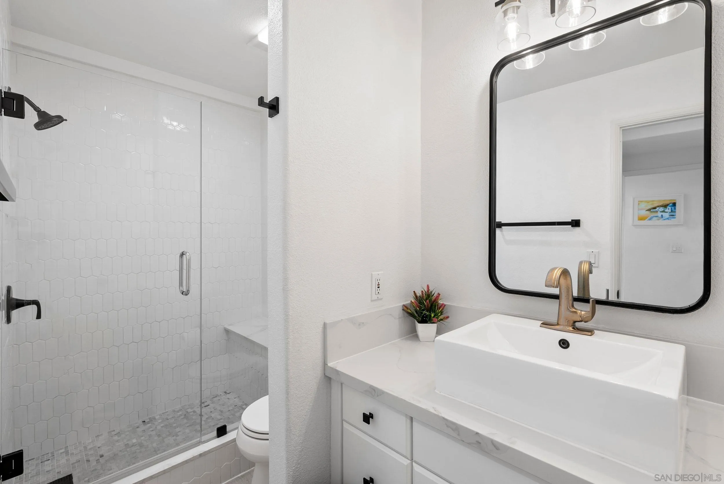 Photo #11: 260008045 Listing: Photo #11