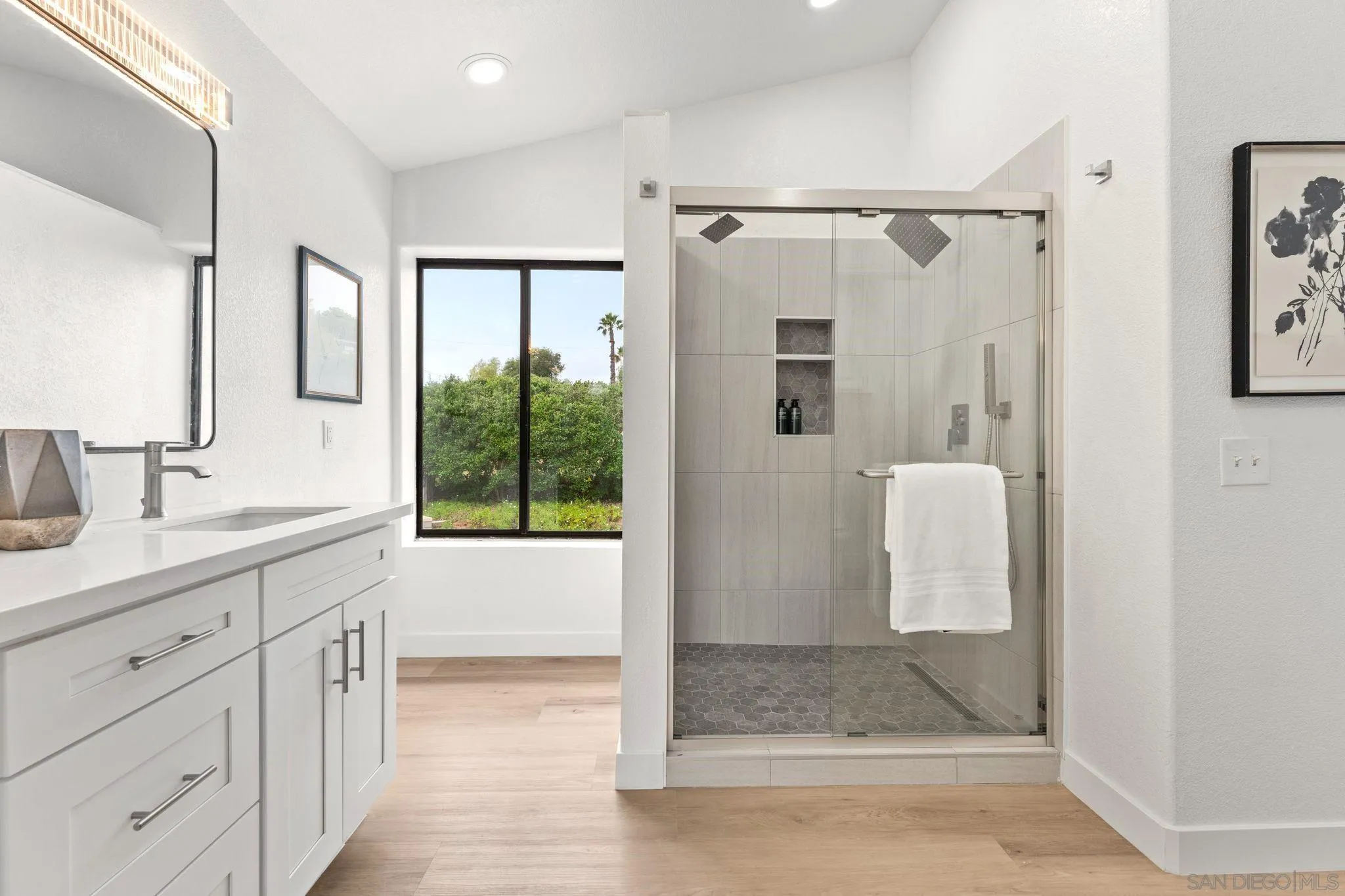 https://cdn.realtyfeed.com/cdn/127/260008046/f385b67a004b81f543eb4a72f364aed9.webp